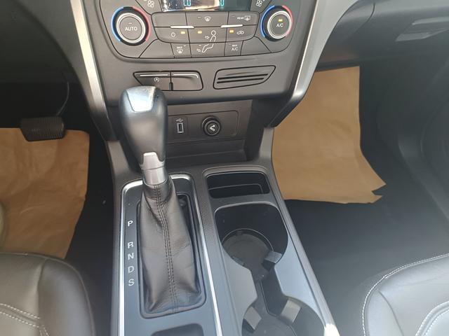 Ford Kuga 2017 thumb 8