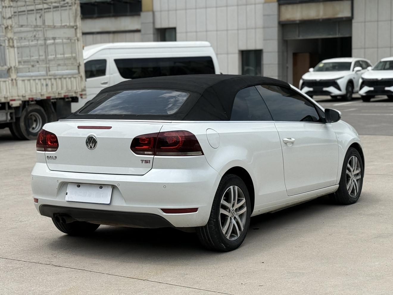 Volkswagen Golf 2012 thumb 4
