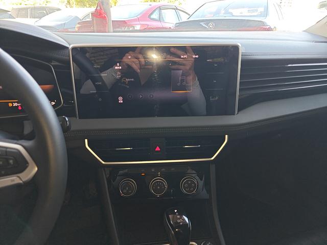Volkswagen Sagitar 2023 thumb 4