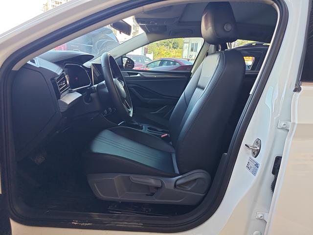 Volkswagen Sagitar 2023 thumb 8