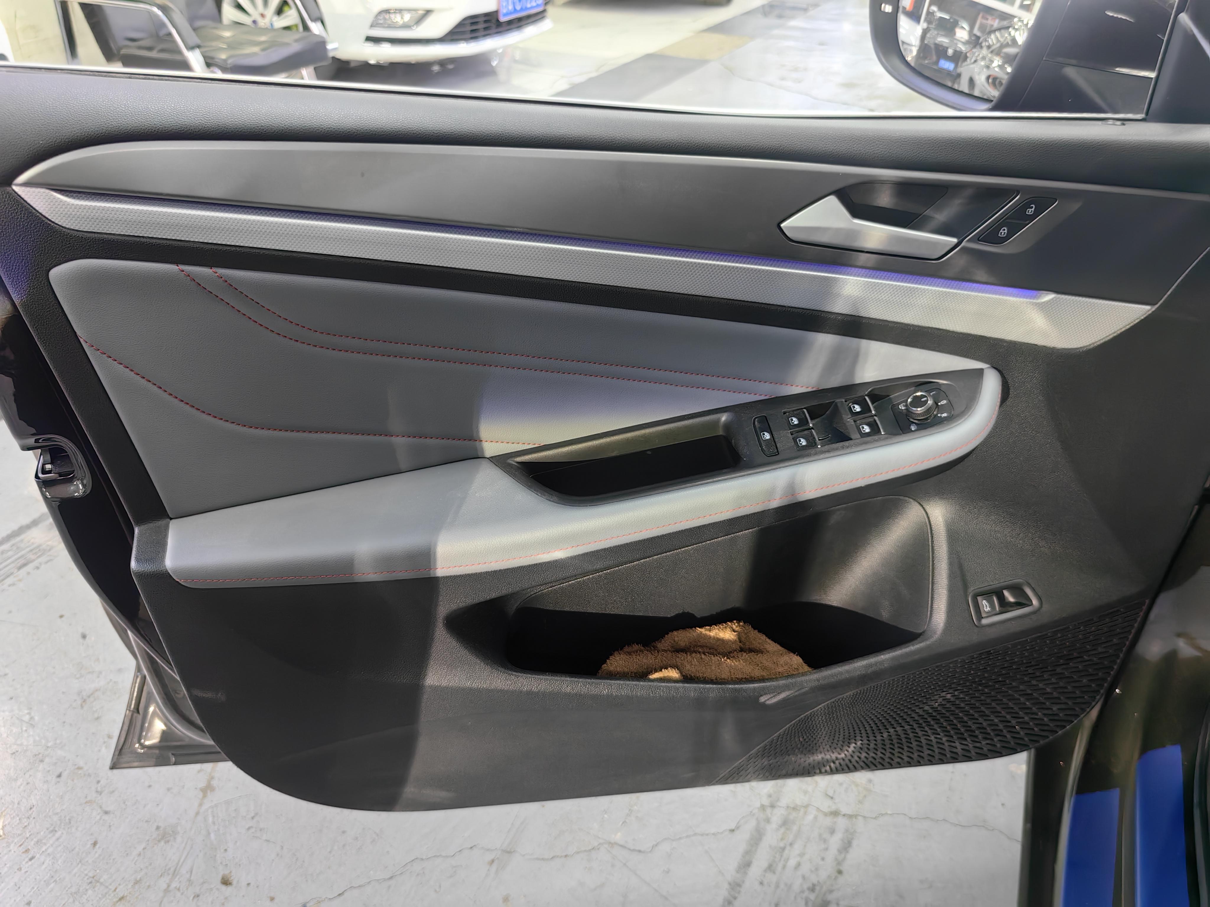 Volkswagen Lamando 2022 thumb 3