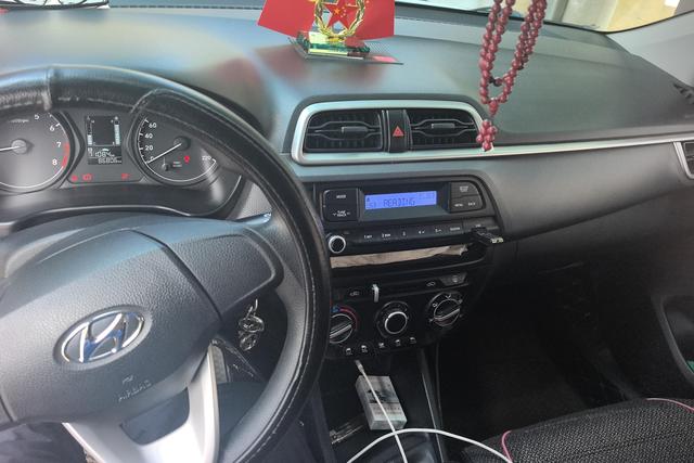 Hyundai Solaris 2017 thumb 12