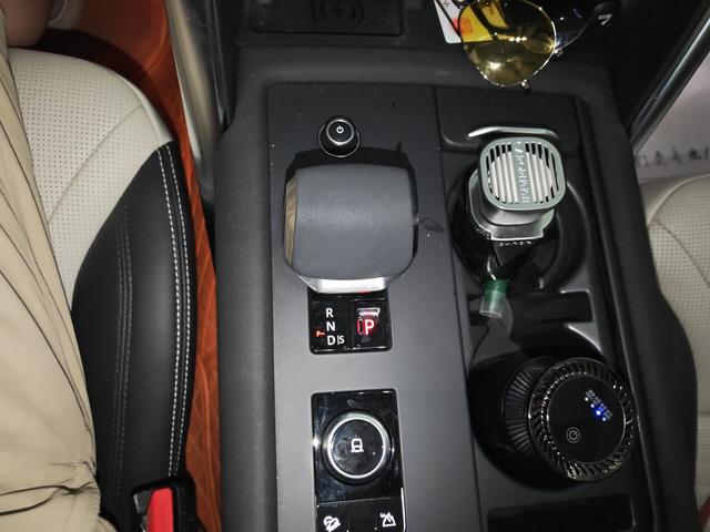 Land Rover Discovery 2021 thumb 7