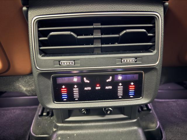 Audi Q7 2022 thumb 9
