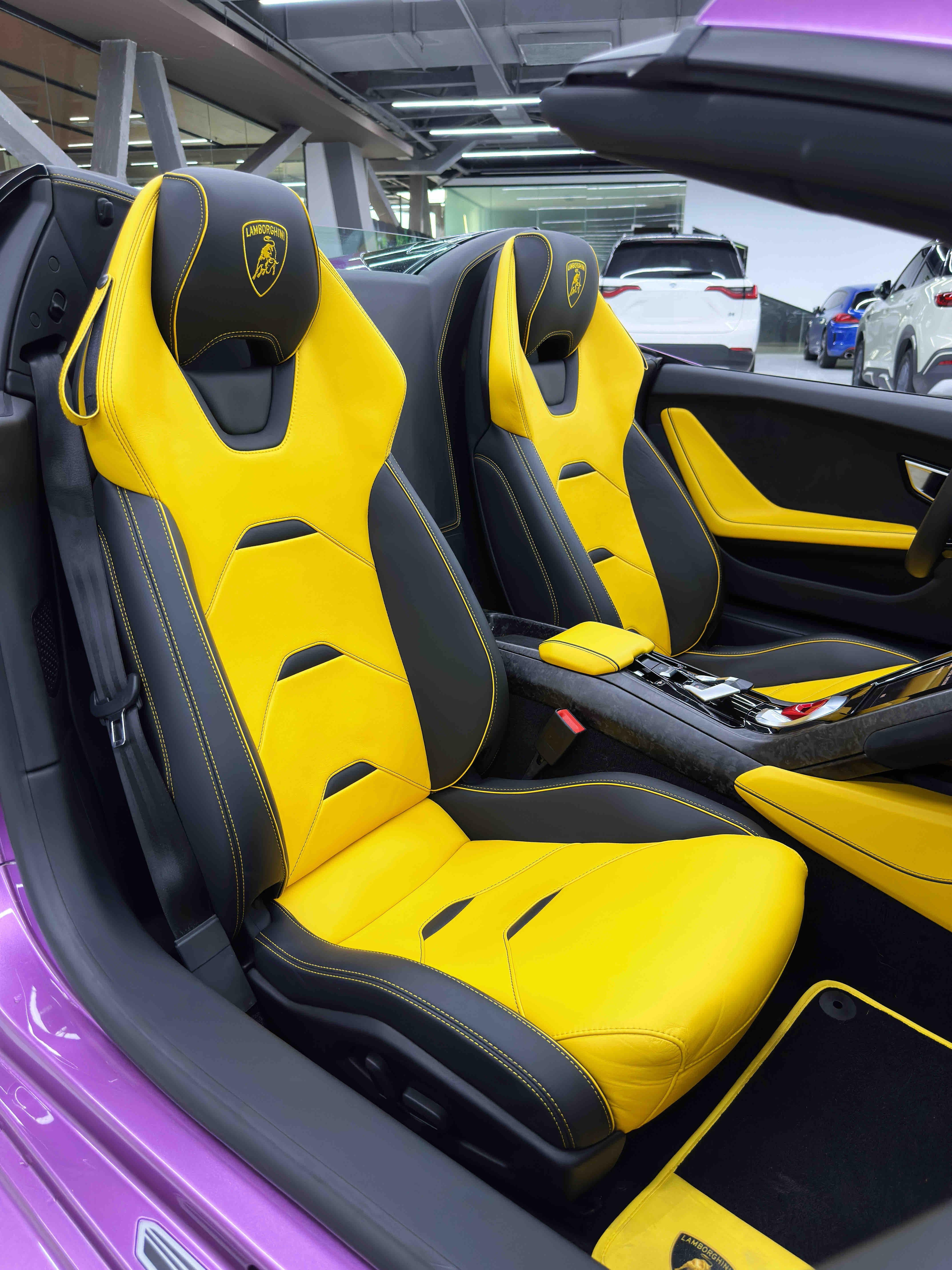 Lamborghini Huracán 2020 thumb 2