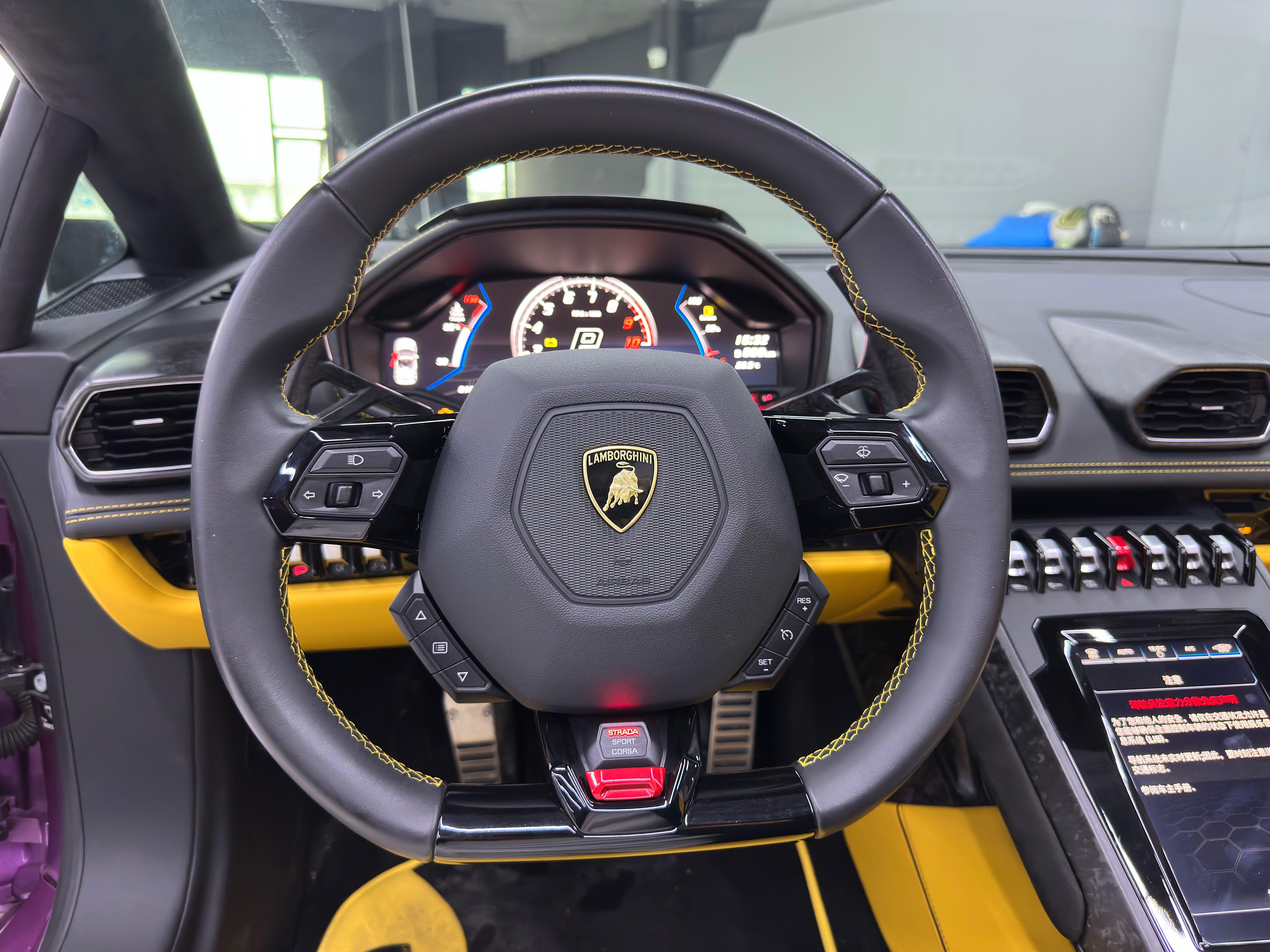 Lamborghini Huracán 2020 thumb 11