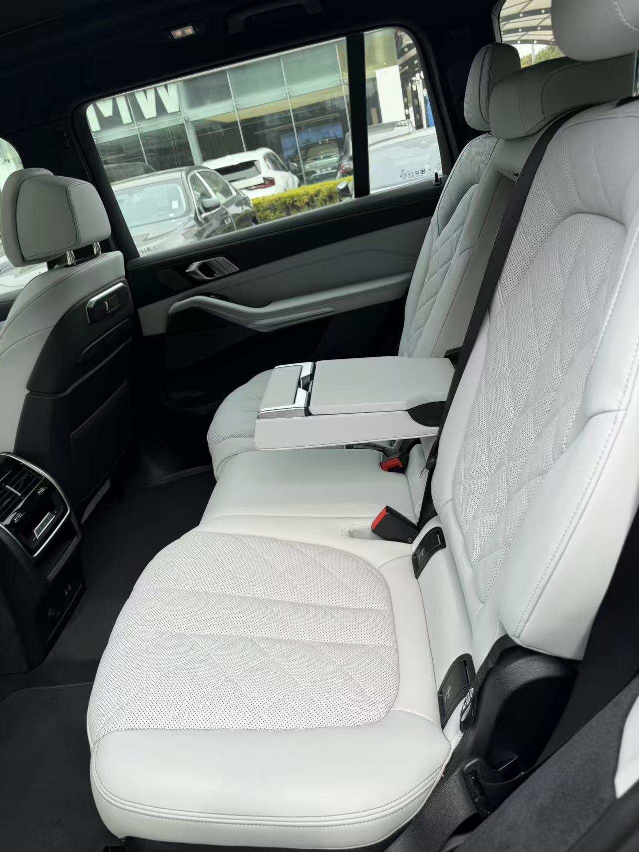 BMW X7 2023 thumb 7