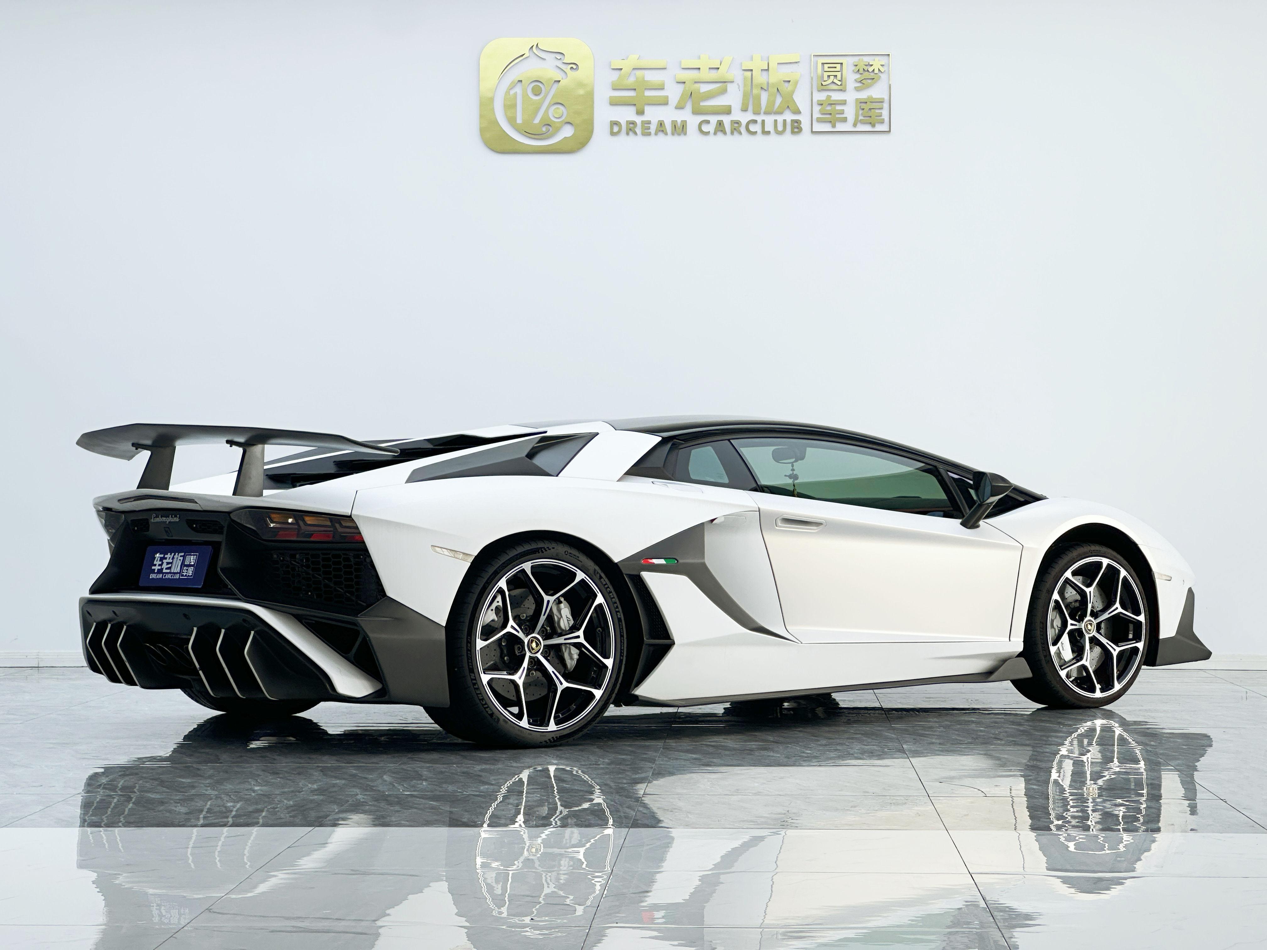 Lamborghini Aventador 2011 thumb 4