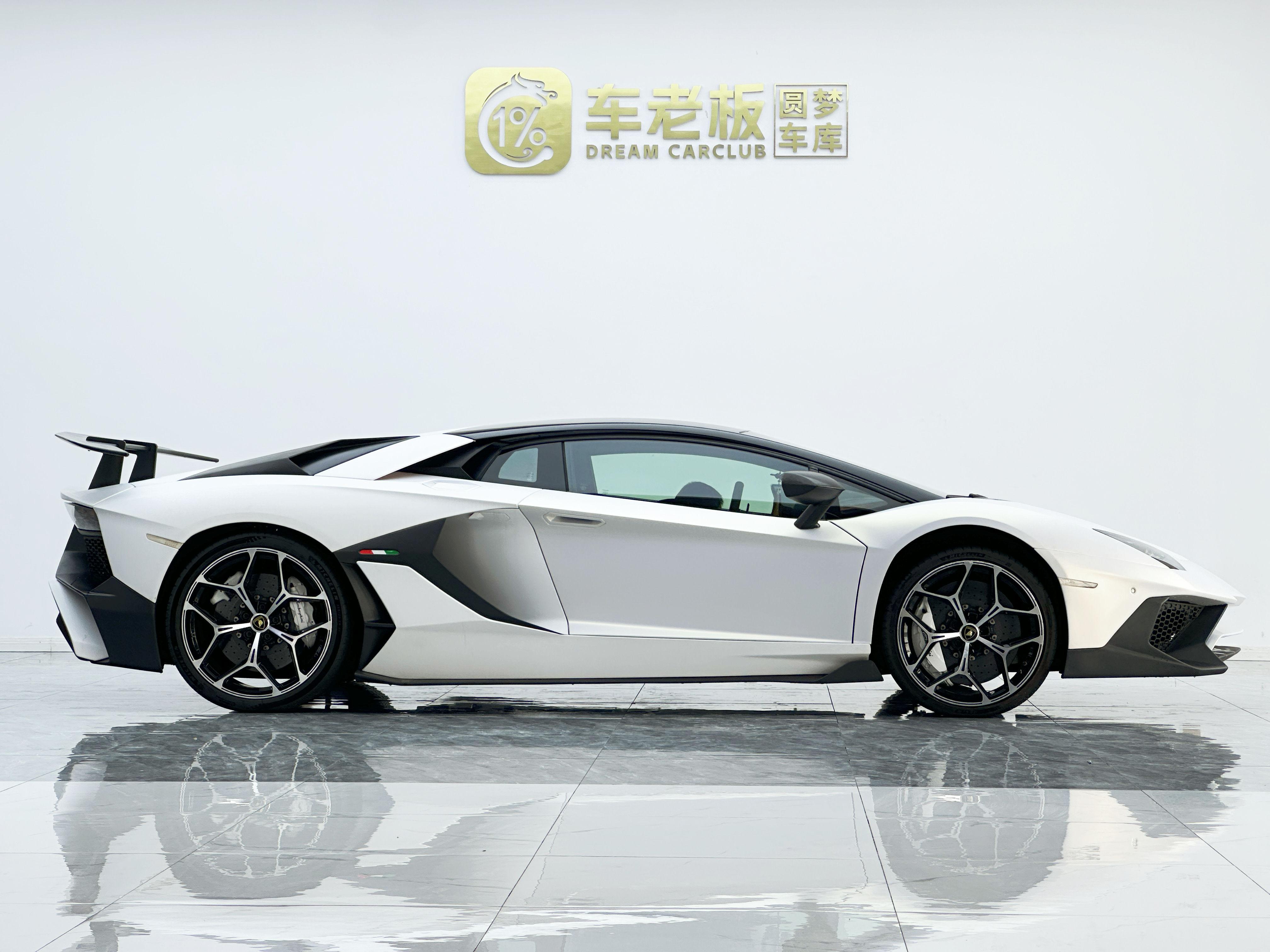 Lamborghini Aventador 2011 thumb 5
