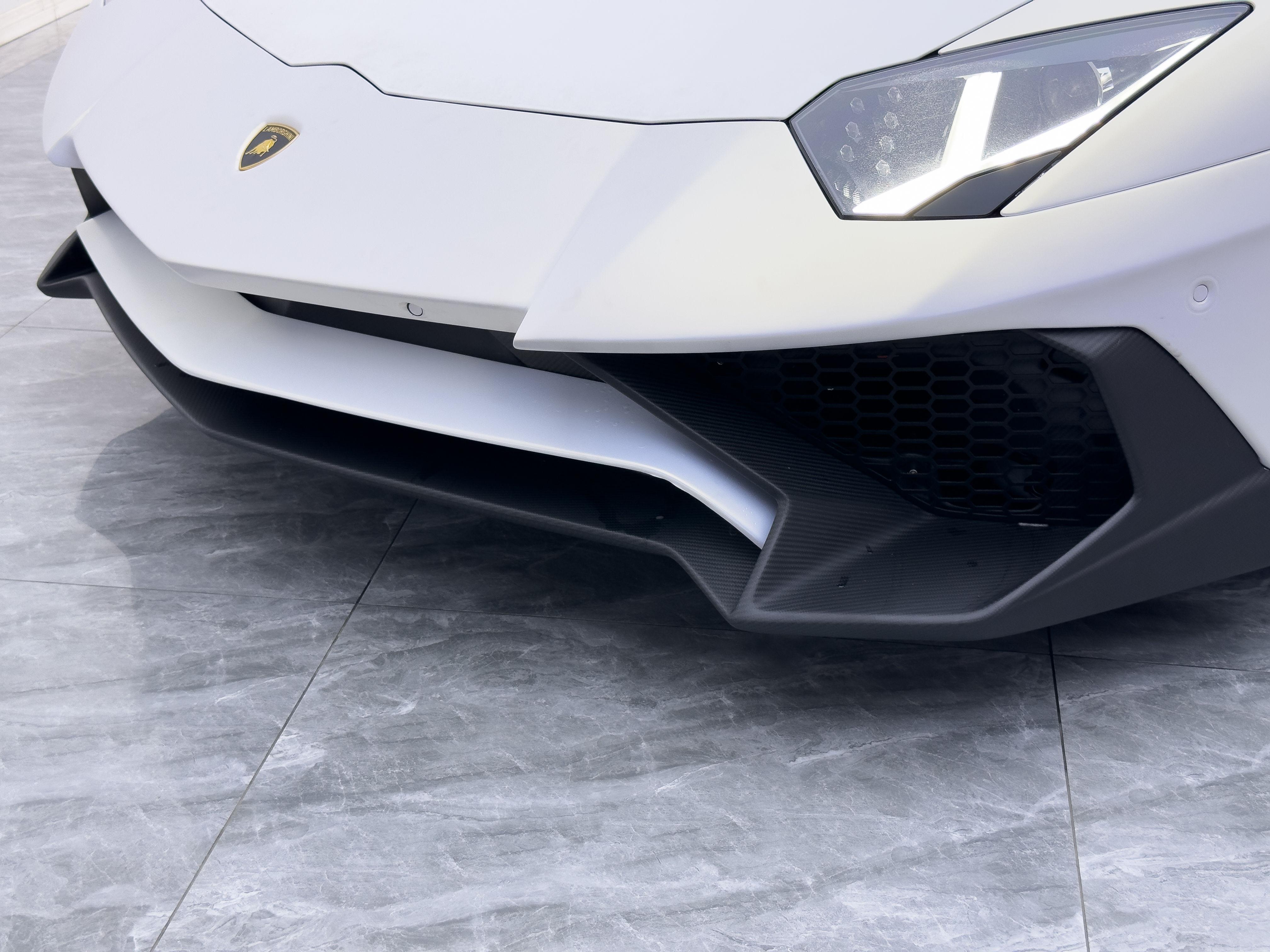 Lamborghini Aventador 2011 thumb 7