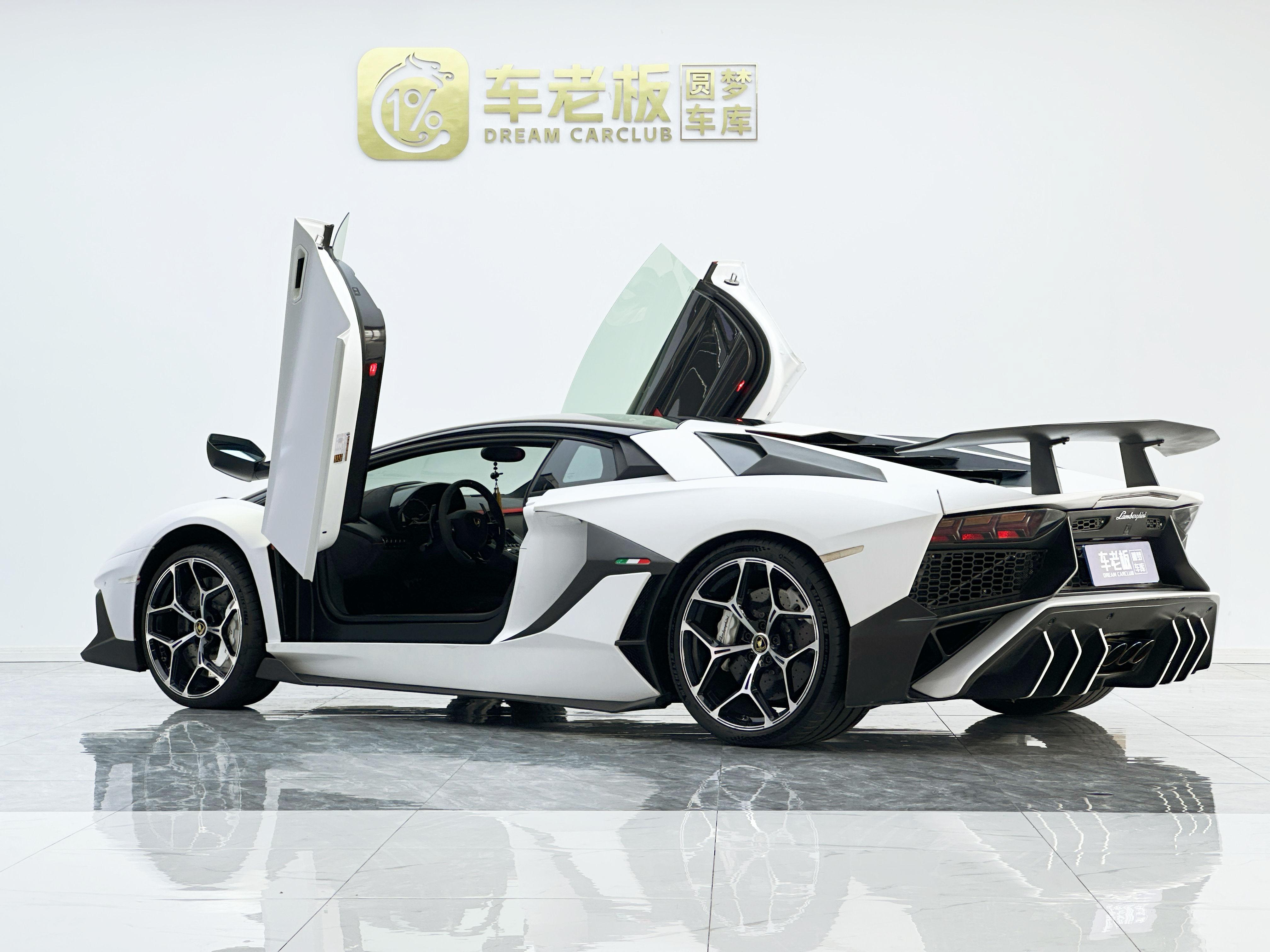Lamborghini Aventador 2011 thumb 9