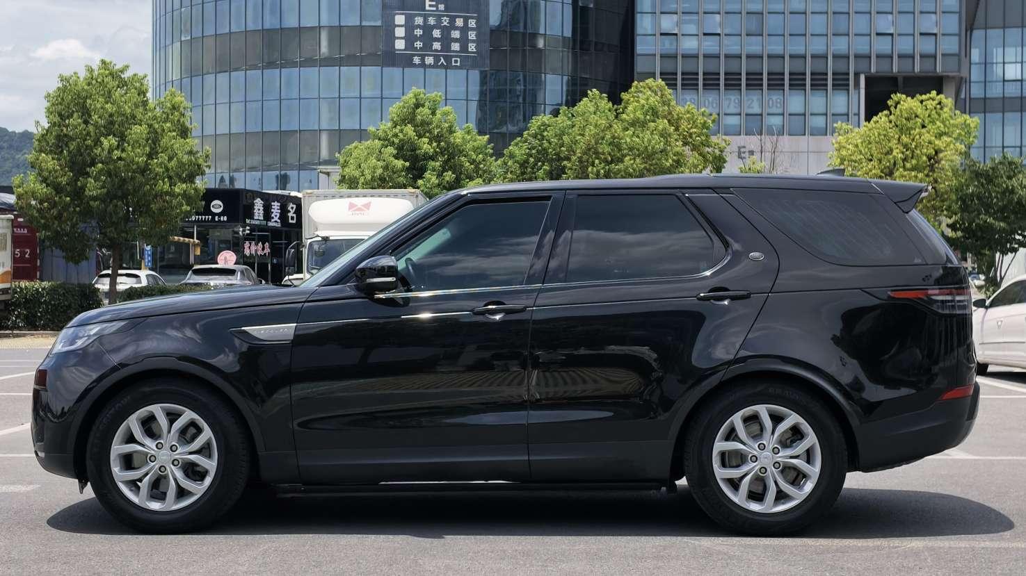 Land Rover Discovery 2017 thumb 11