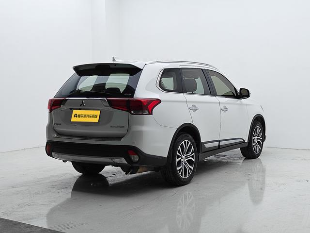 Mitsubishi Outlander 2018 thumb 5