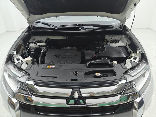 Mitsubishi Outlander 2018 thumb 8