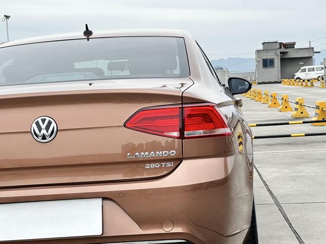 Volkswagen Lamando 2018 thumb 6