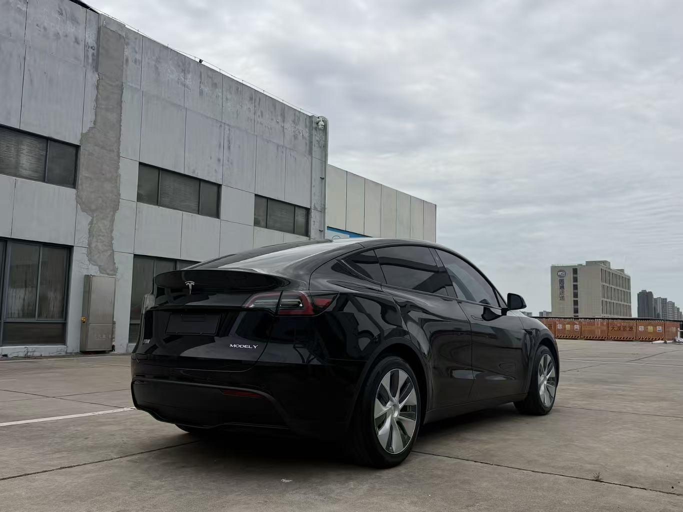 Tesla Model Y 2022 thumb 4