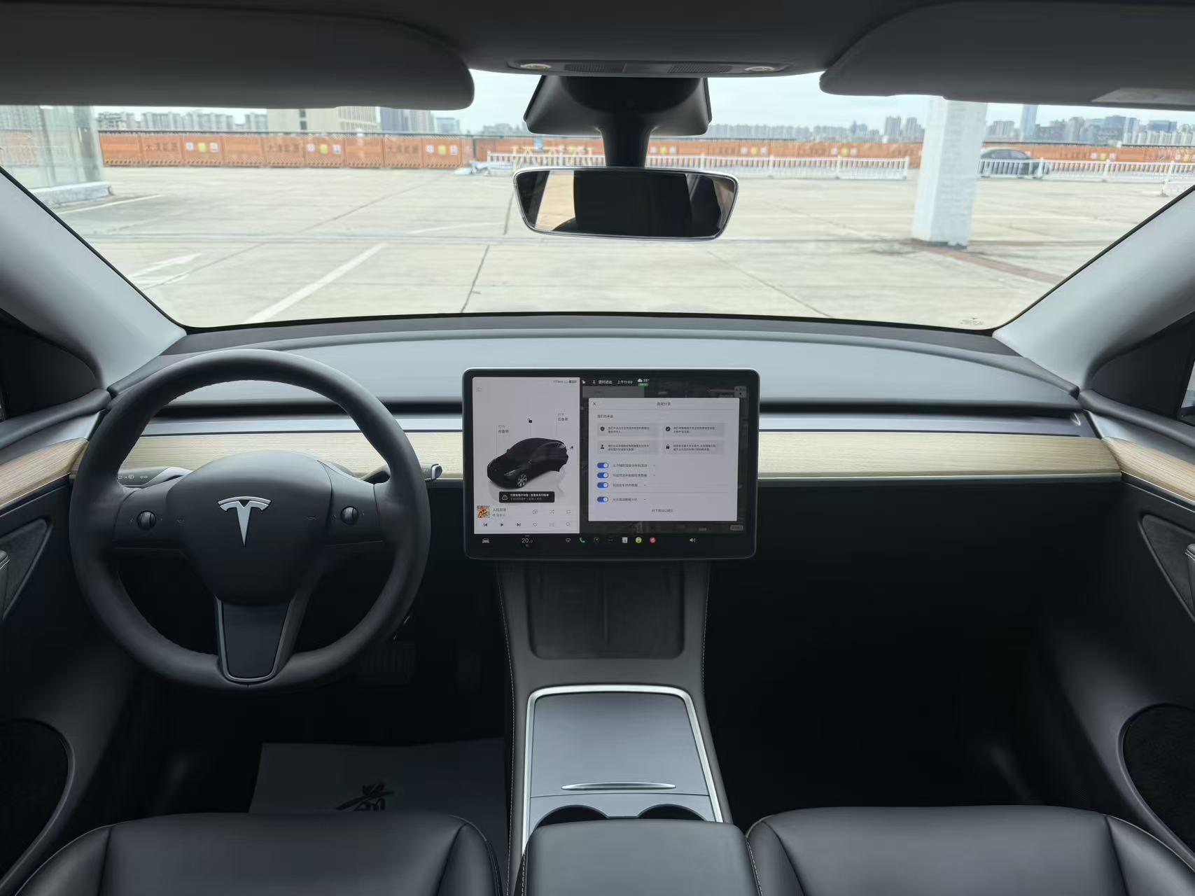 Tesla Model Y 2022 thumb 5