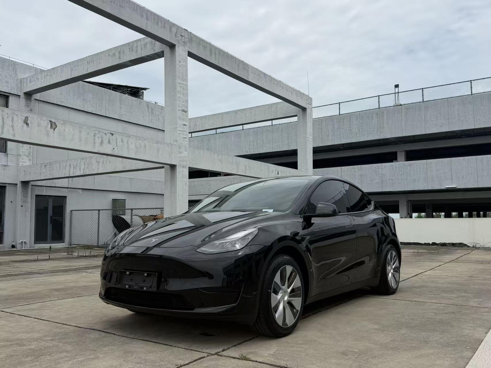 Tesla Model Y 2022 thumb 8