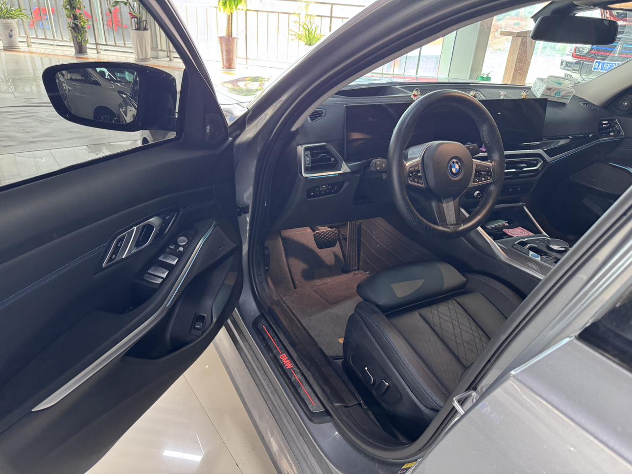 BMW i3 2023 thumb 4