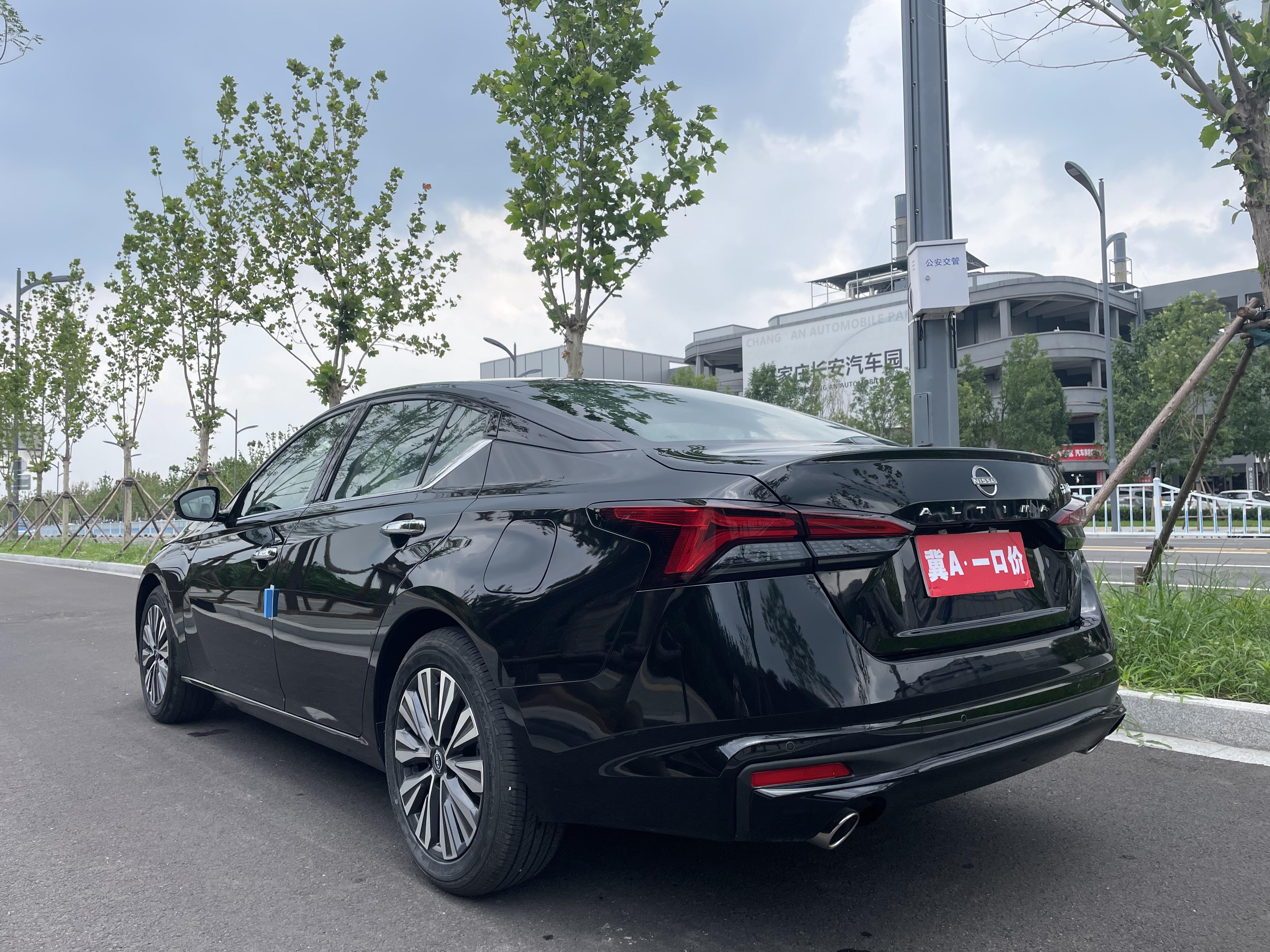Nissan Altima 2024 thumb 2