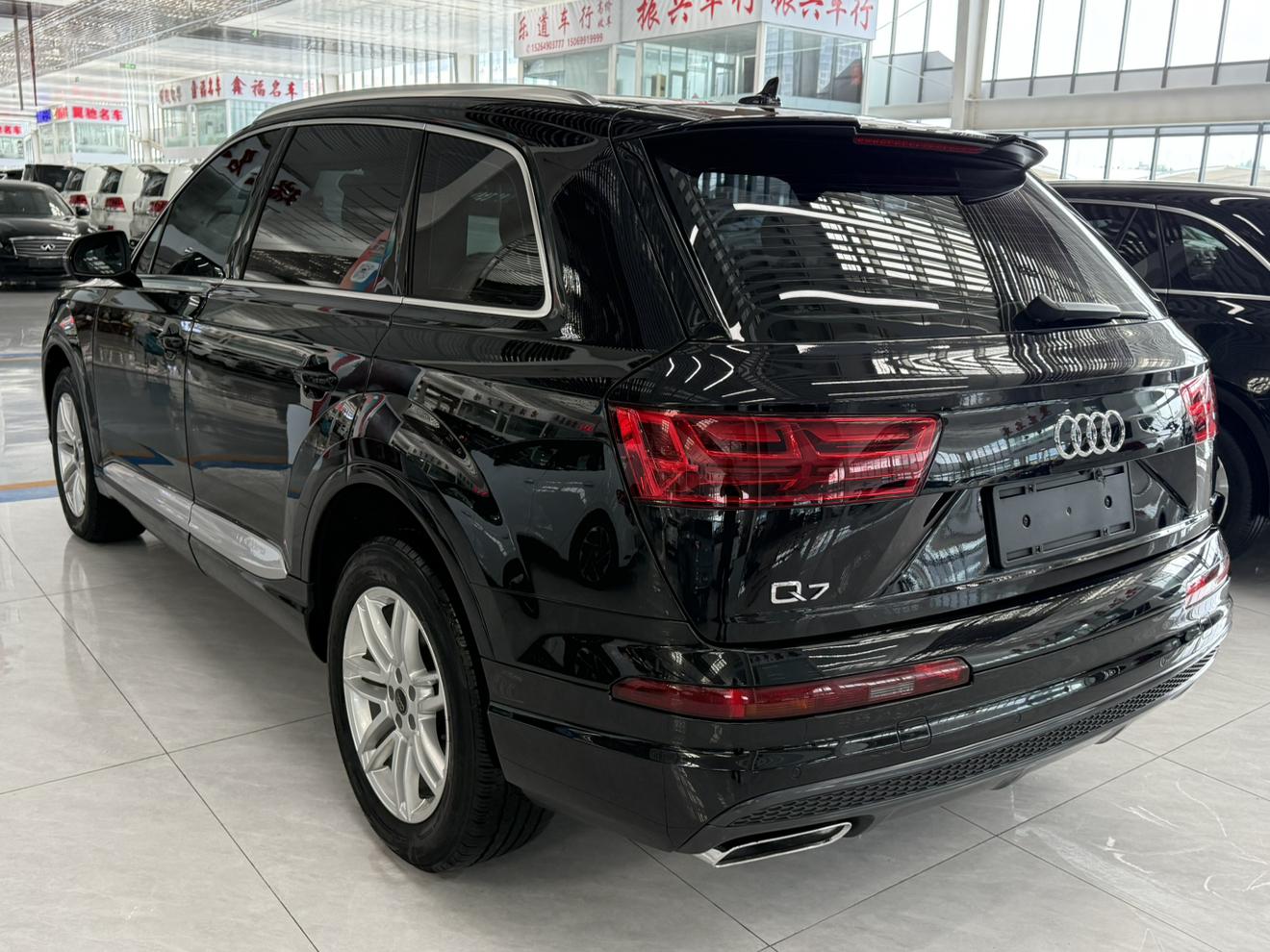 Audi Q7 2016 thumb 2