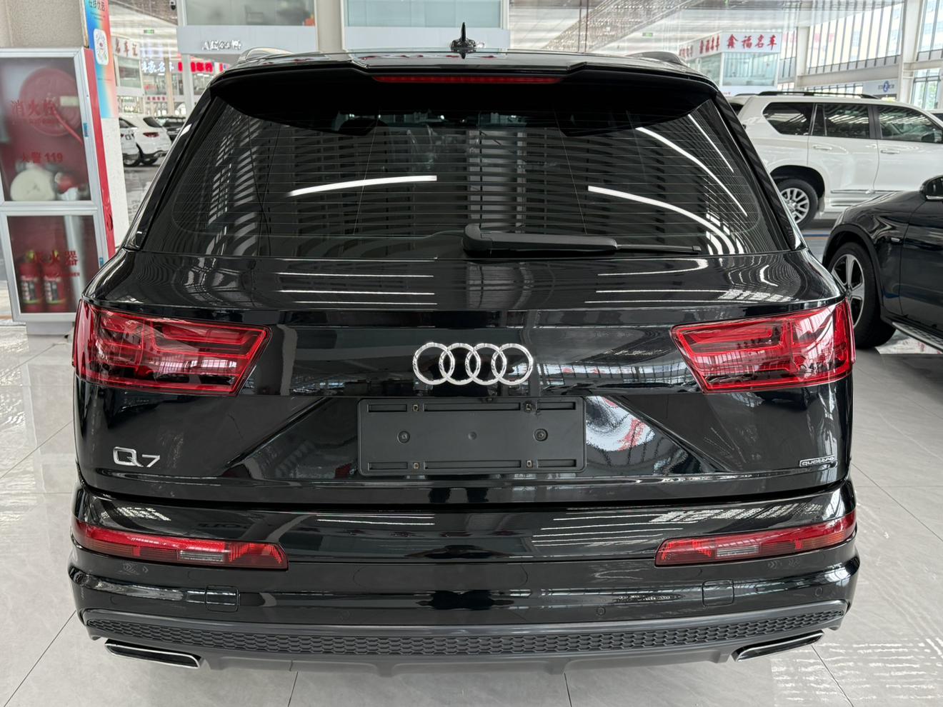 Audi Q7 2016 thumb 3