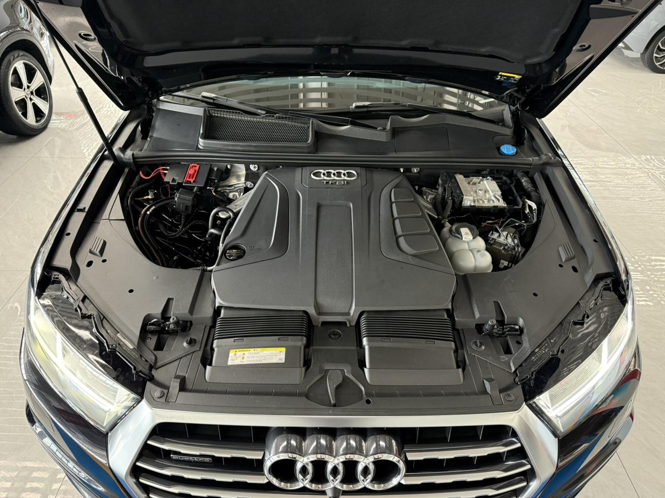 Audi Q7 2016 thumb 5