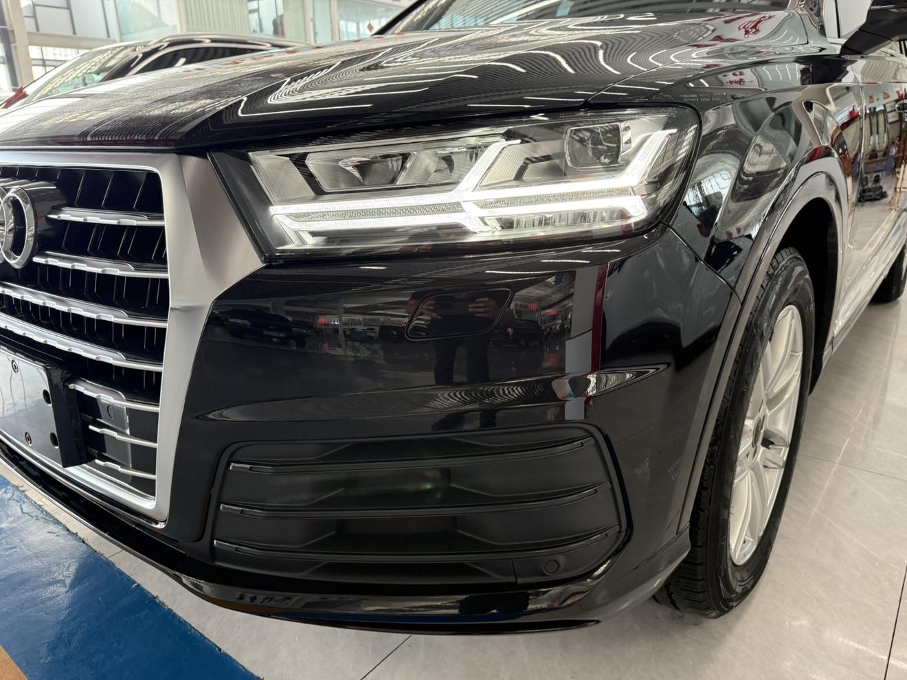 Audi Q7 2016 thumb 6