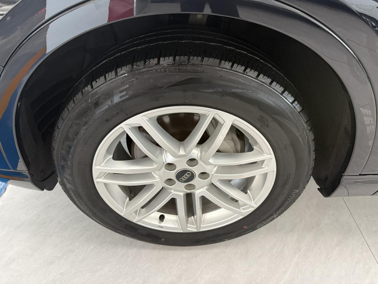 Audi Q7 2016 thumb 9