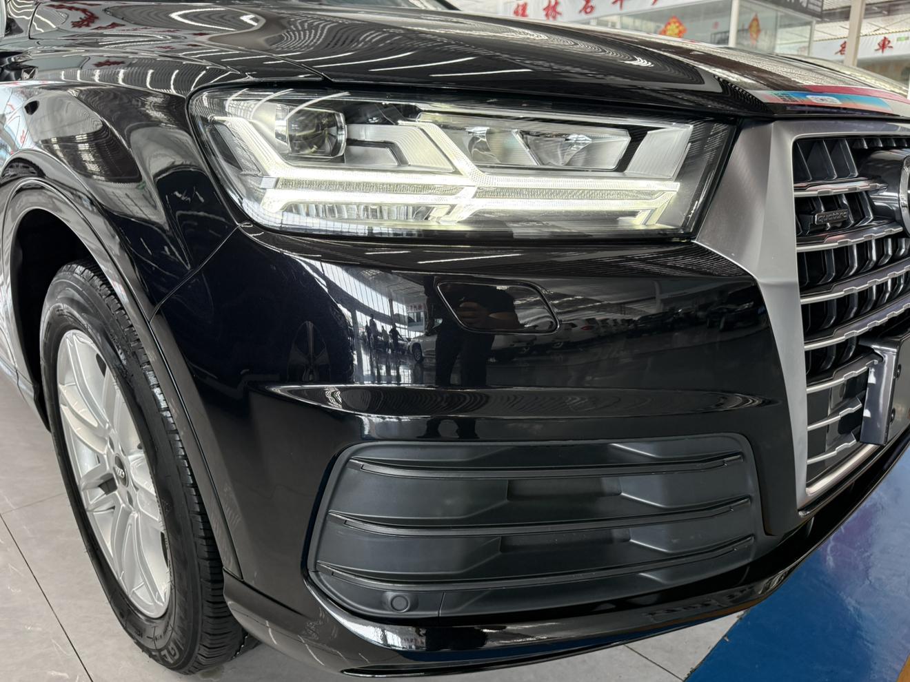 Audi Q7 2016 thumb 10