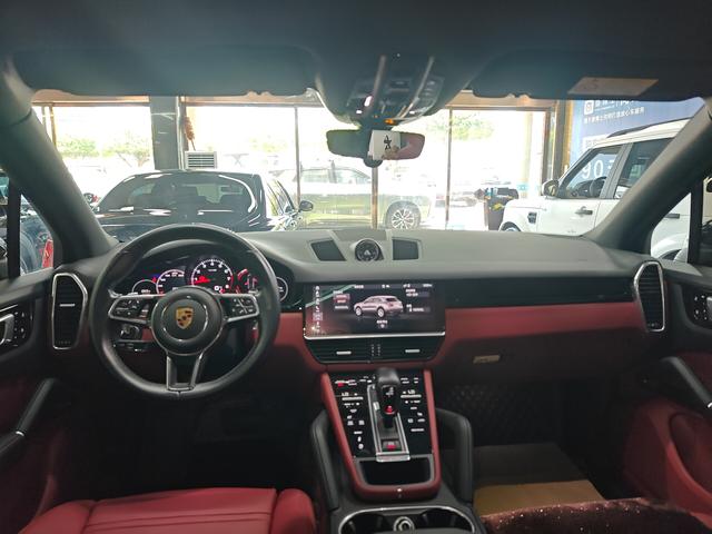 Porsche Cayenne 2019 thumb 3
