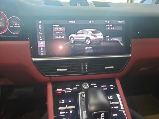 Porsche Cayenne 2019 thumb 4