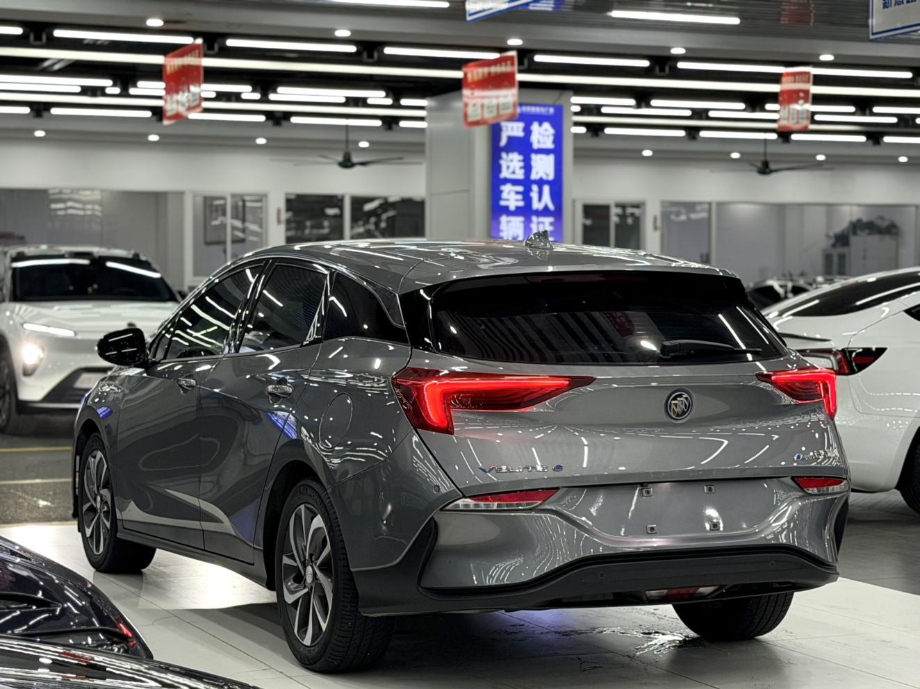 Buick 6 PHEV 2020 thumb 3