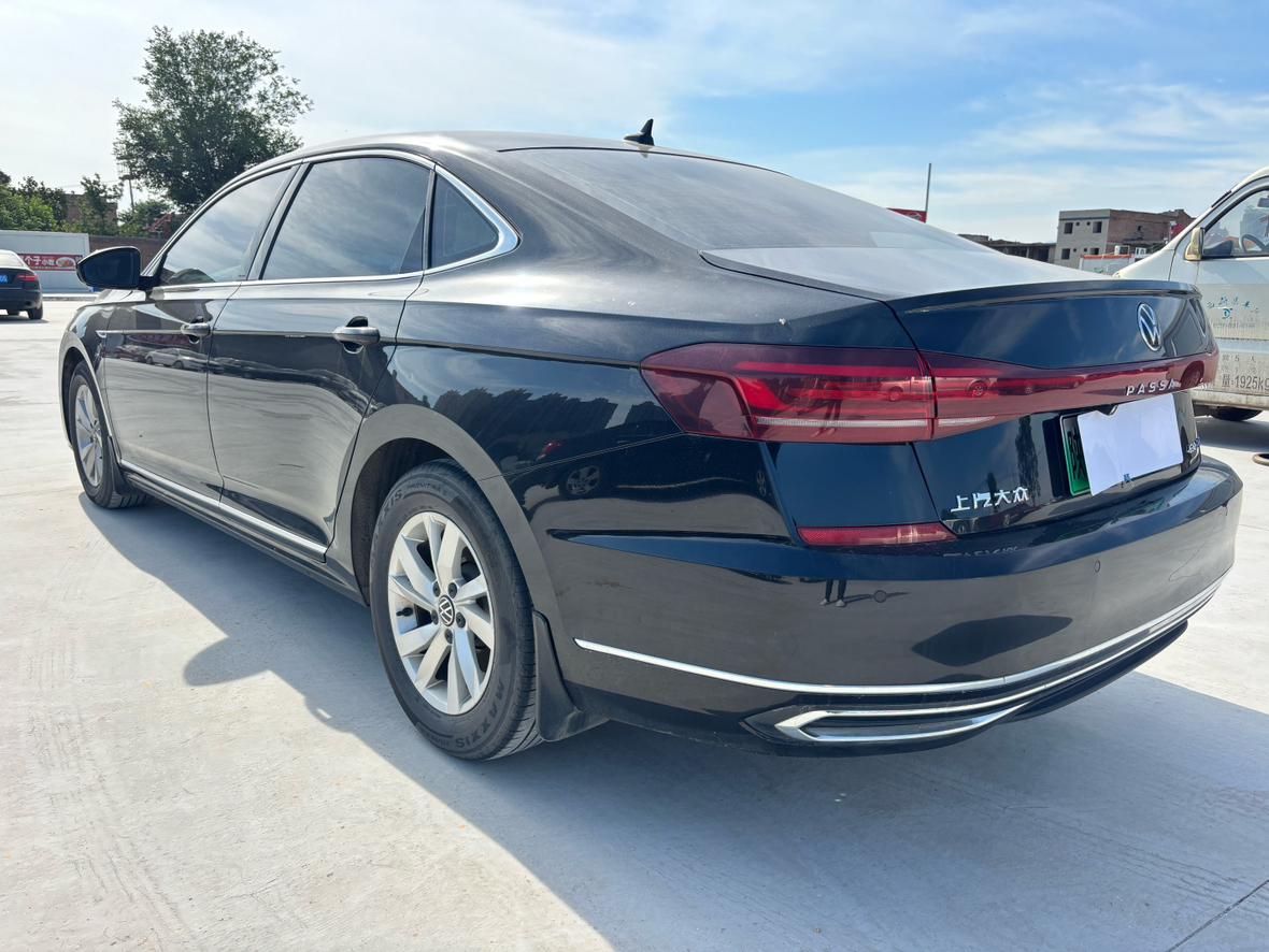 Volkswagen Passat 2022 thumb 2