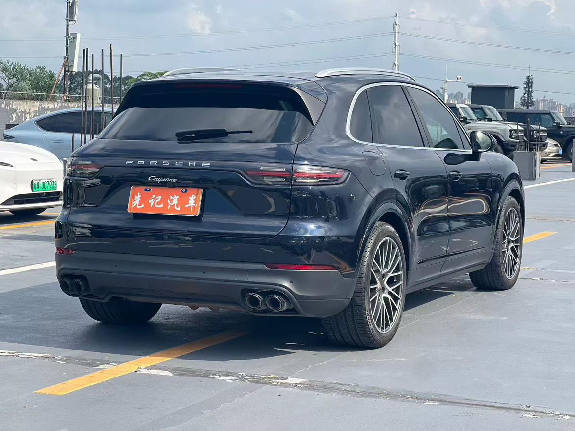 Porsche Cayenne 2022 thumb 2