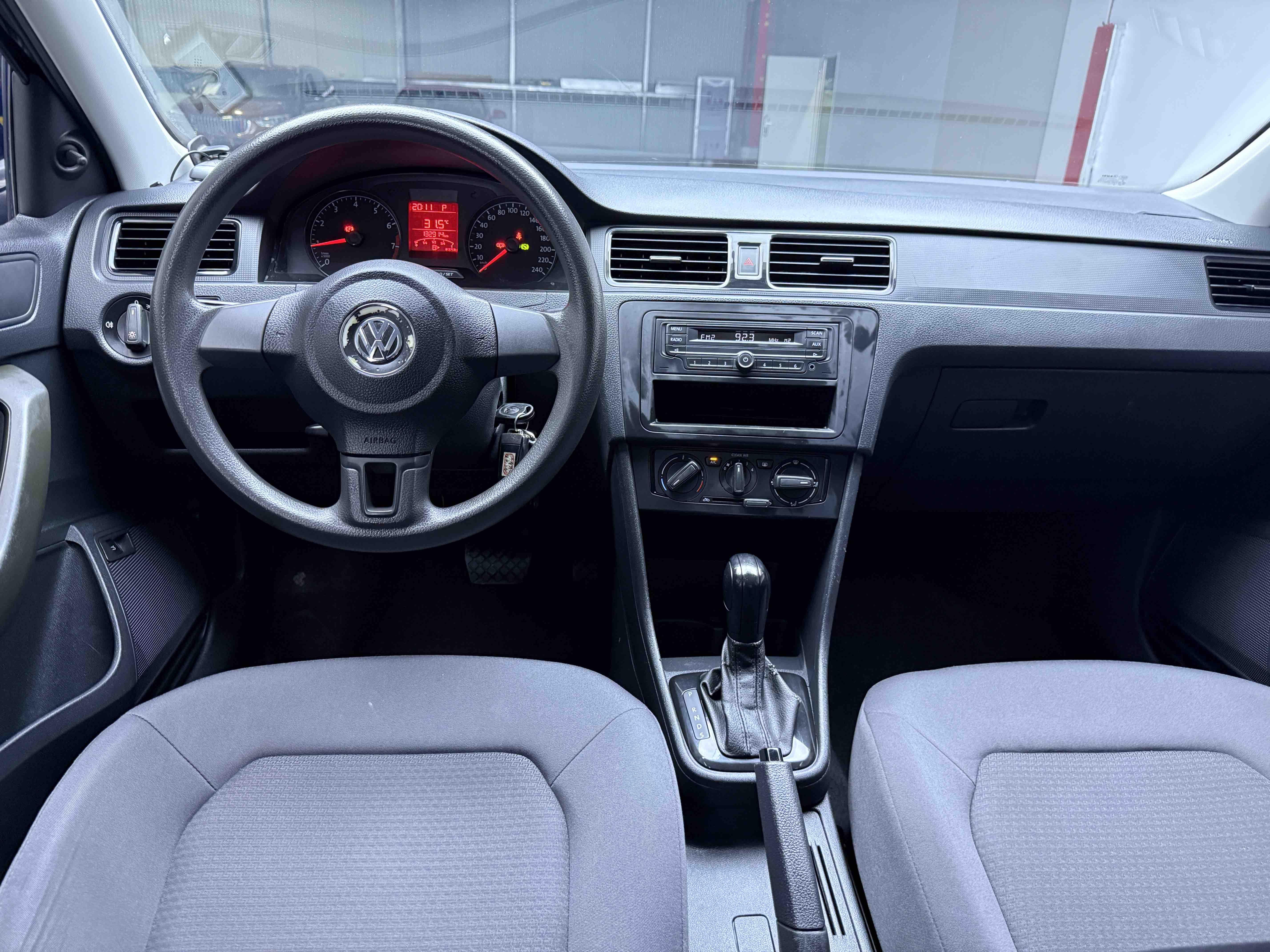 Volkswagen Santana 2015 thumb 3