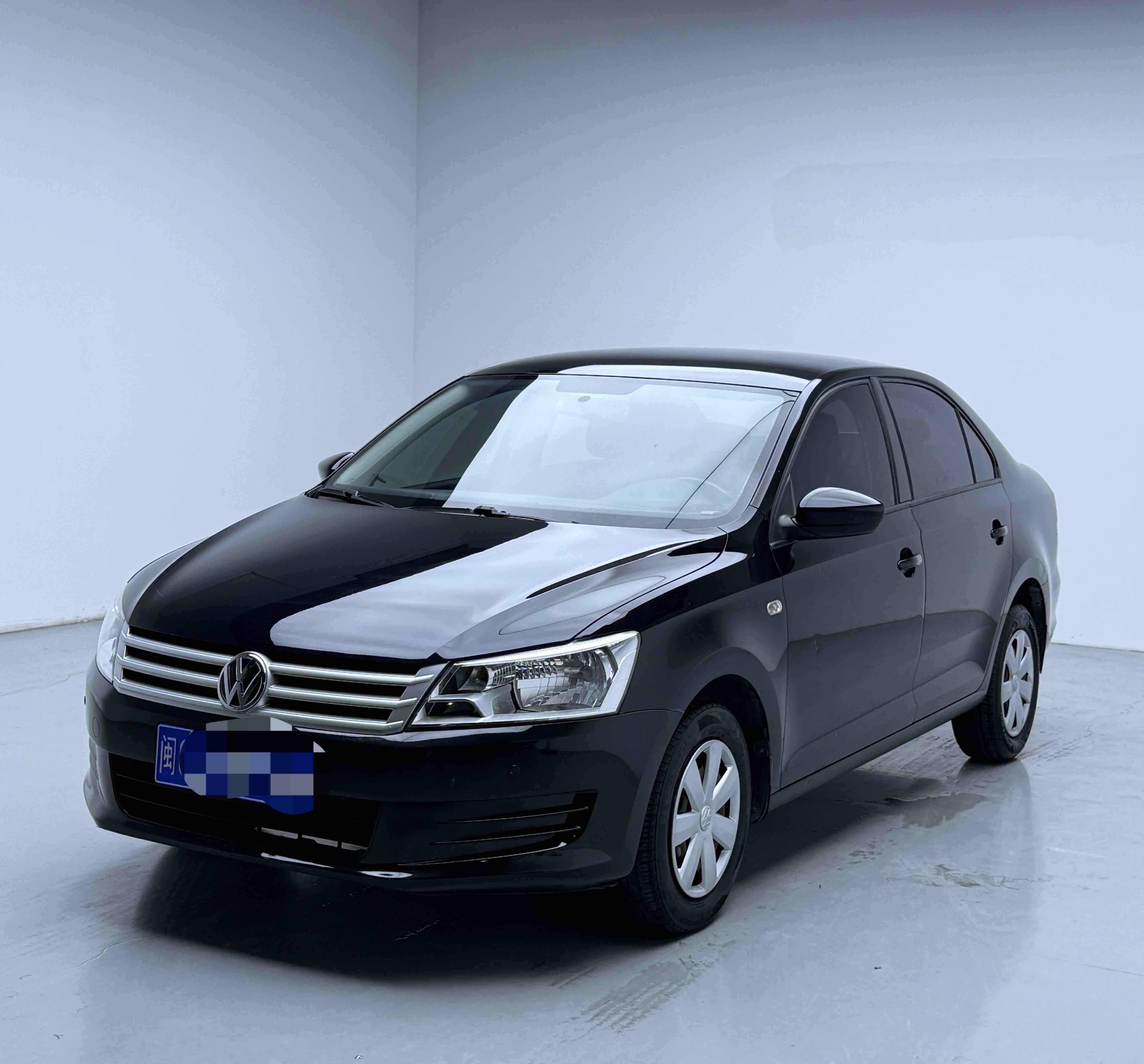 Volkswagen Santana 2015 thumb 8