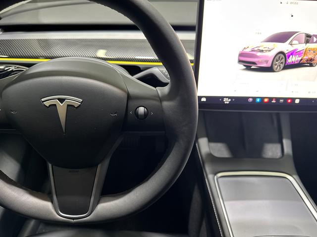 Tesla Model Y 2024 thumb 12