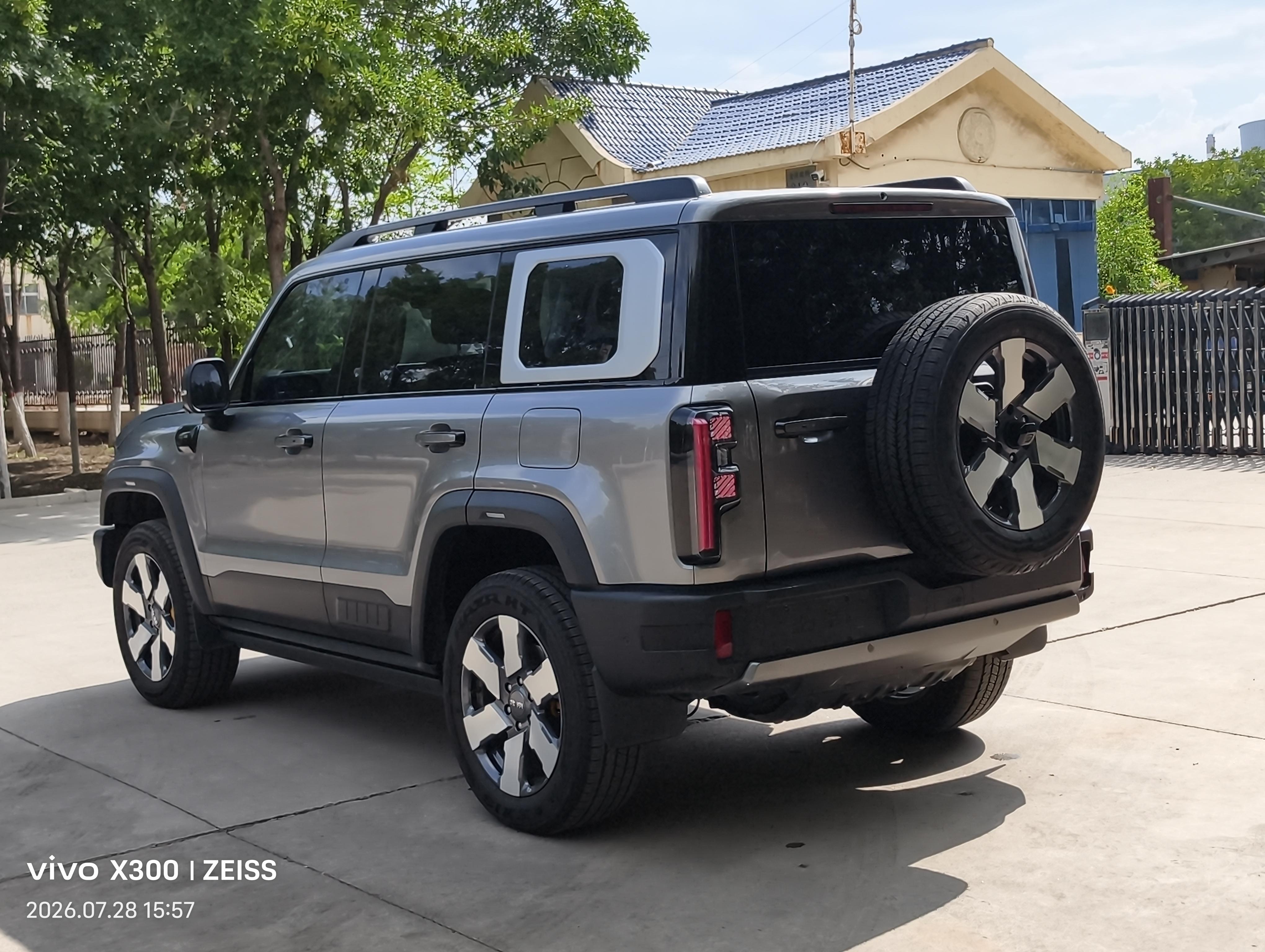 BJ 40 2025 thumb 3