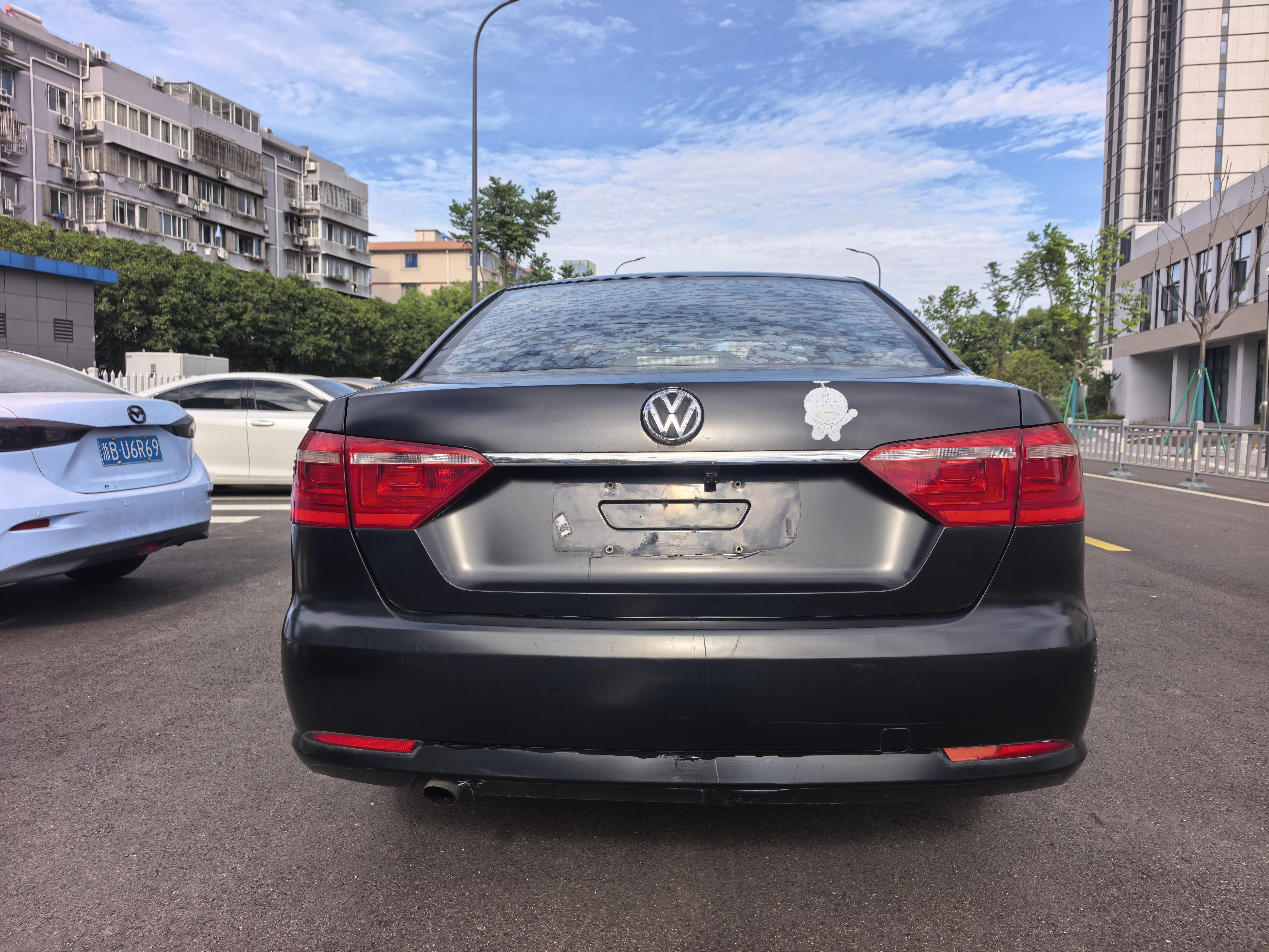 Volkswagen Lavida XR 2013 thumb 2