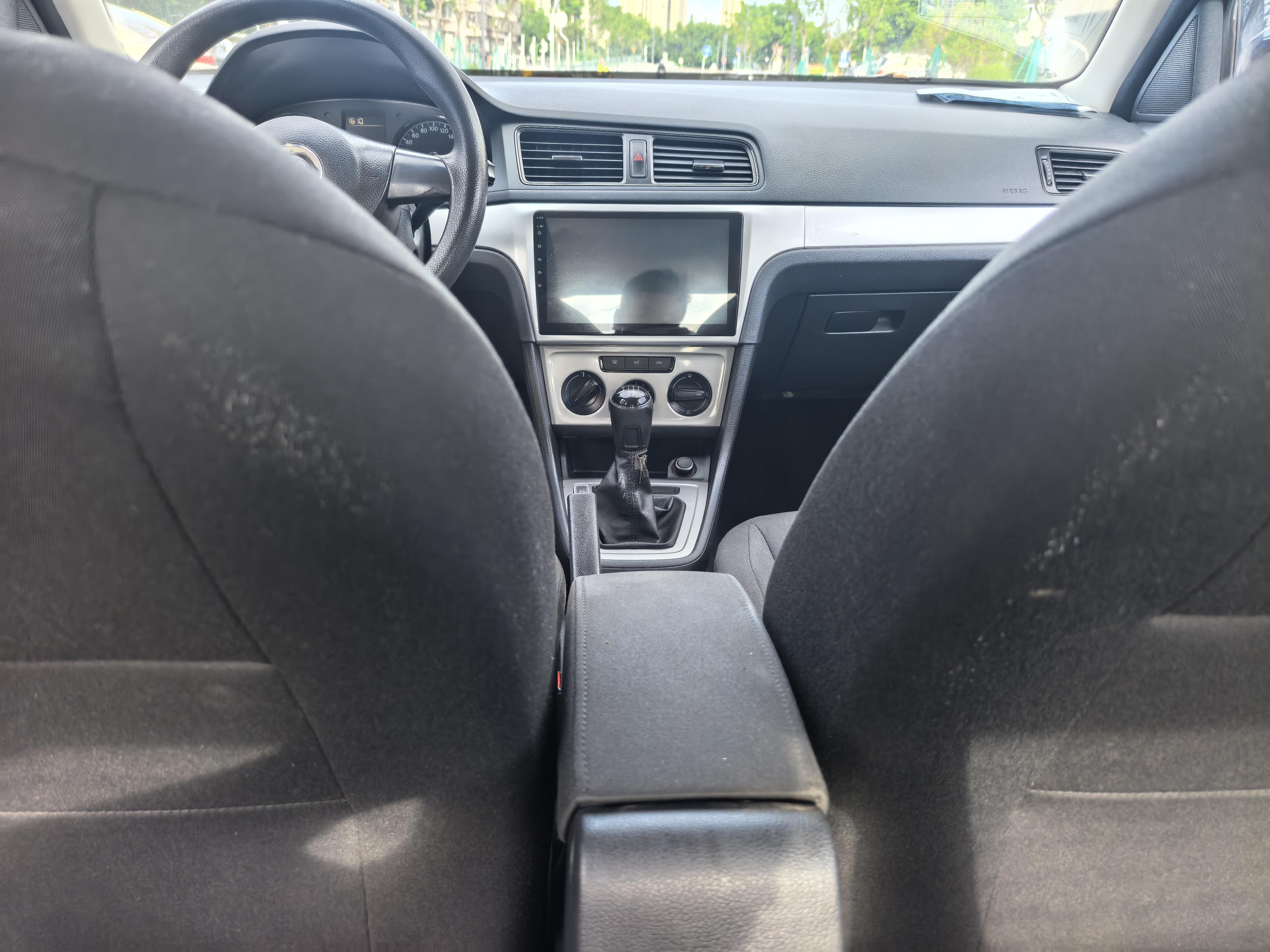 Volkswagen Lavida XR 2013 thumb 6