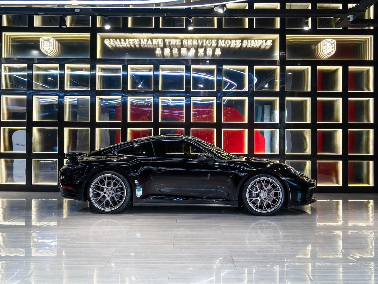 Porsche 911 2020 thumb 2