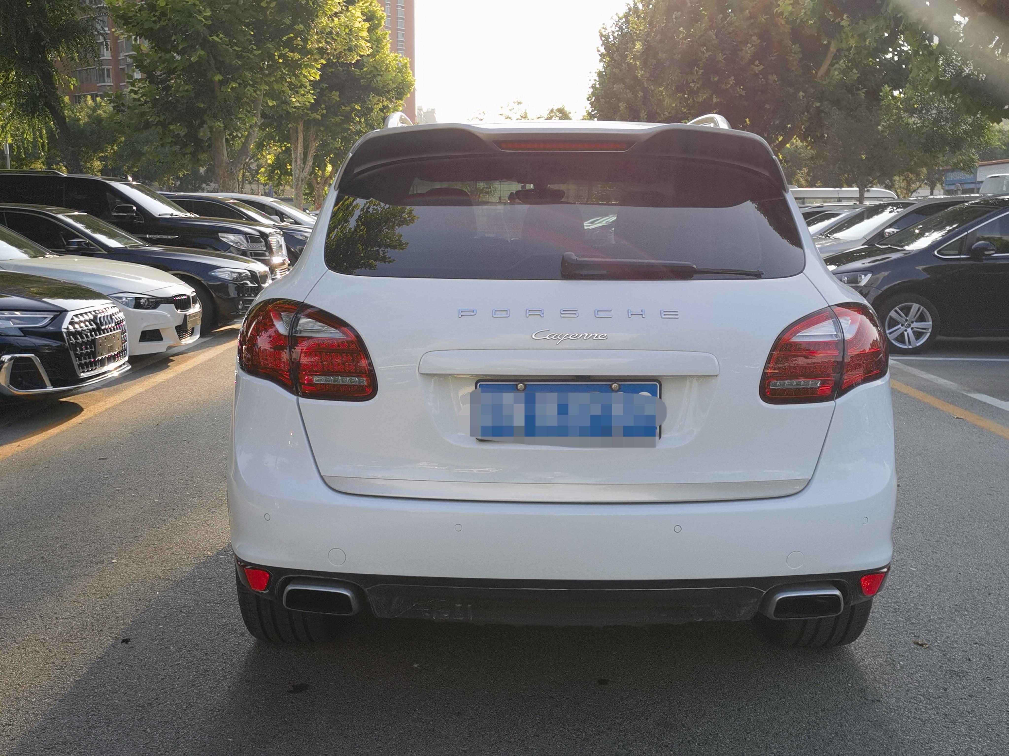 Porsche Cayenne 2014 thumb 3