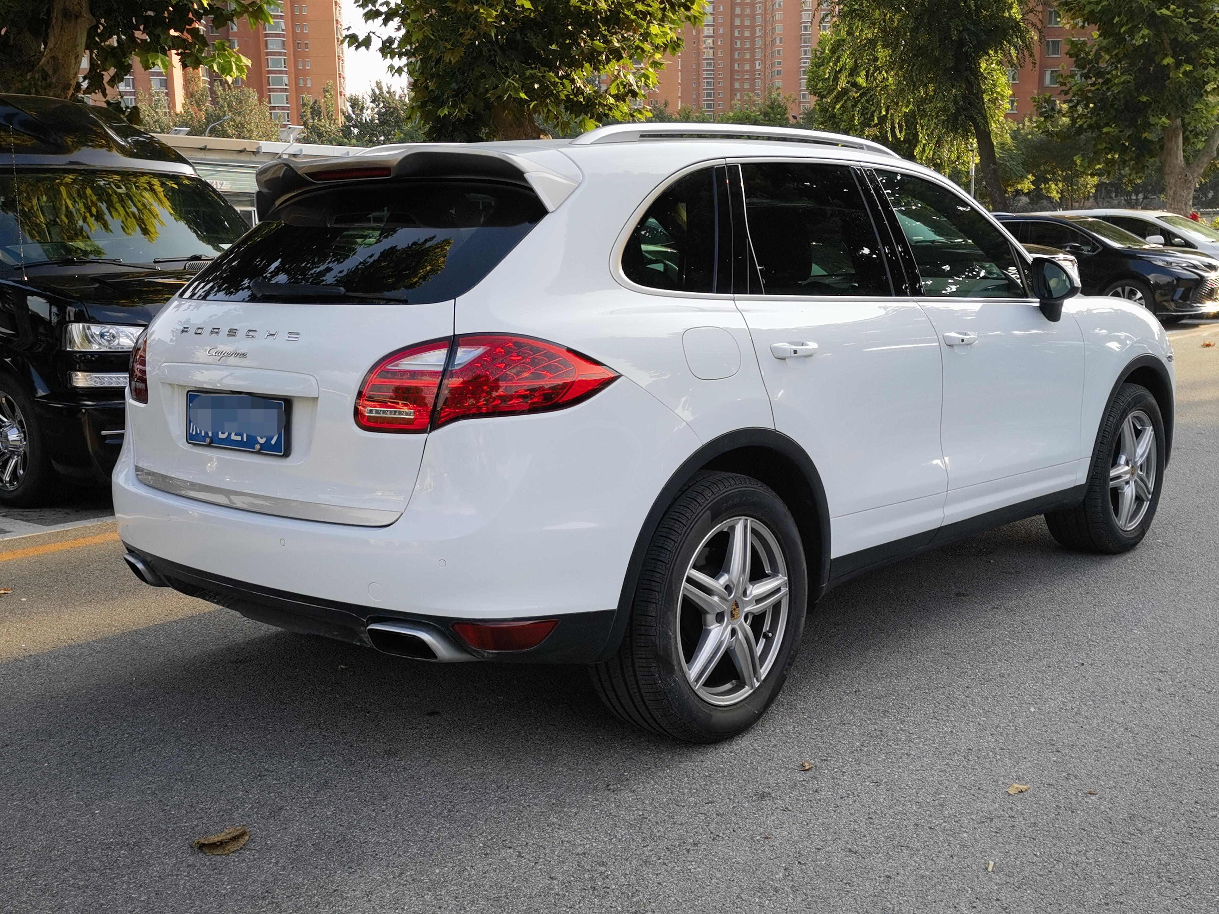 Porsche Cayenne 2014 thumb 4