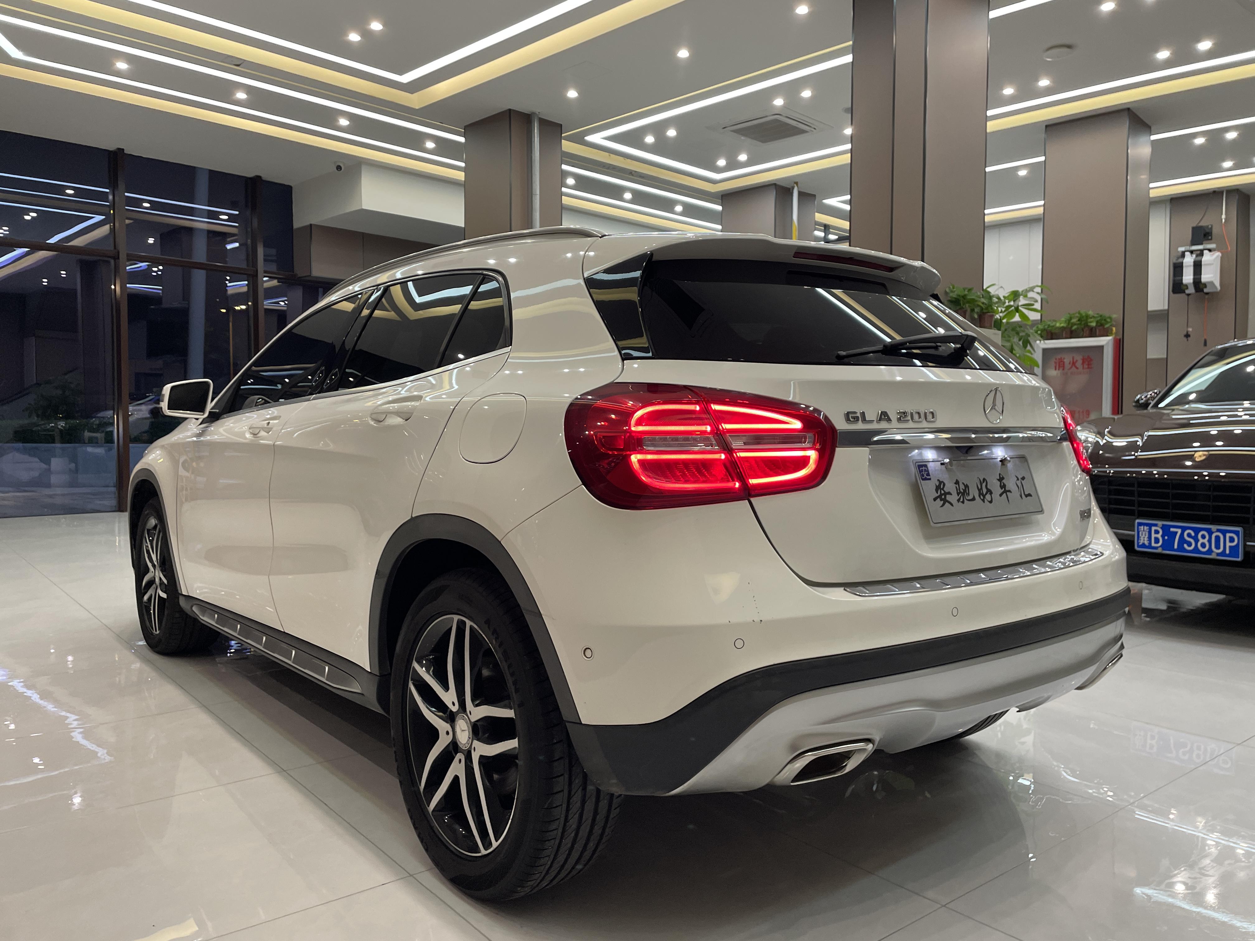 Mercedes-Benz GLA 2016 thumb 2