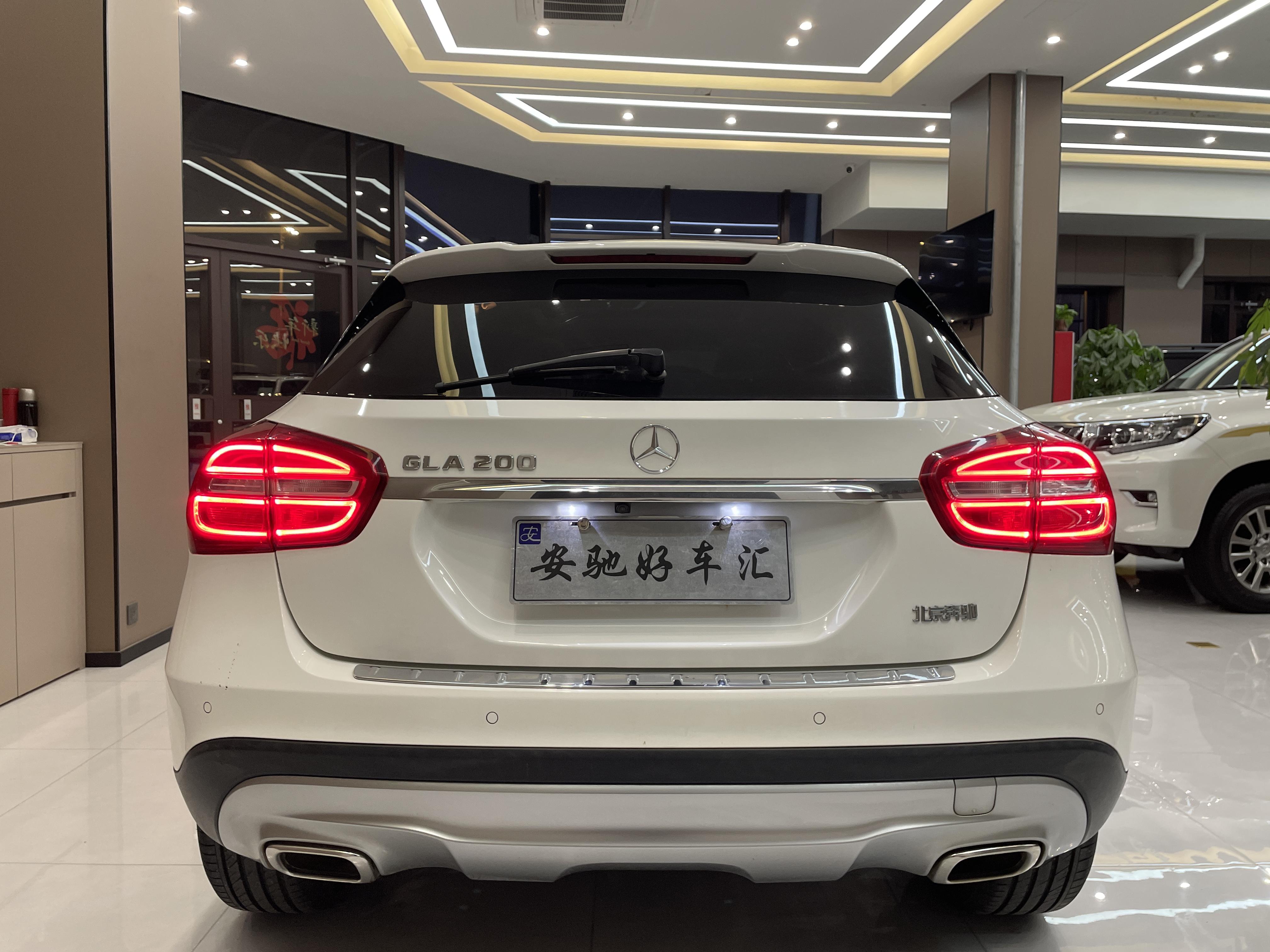 Mercedes-Benz GLA 2016 thumb 3
