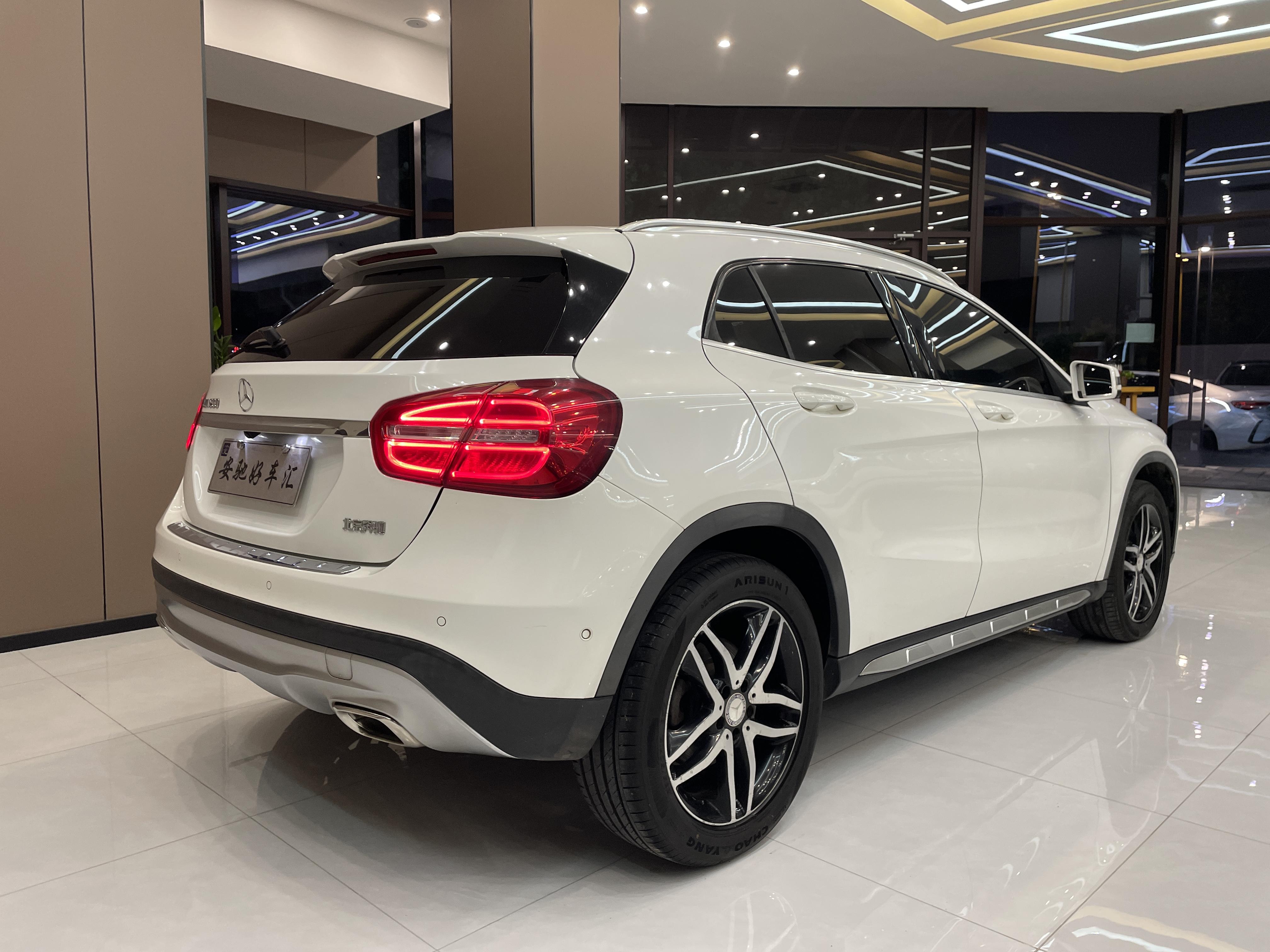 Mercedes-Benz GLA 2016 thumb 4