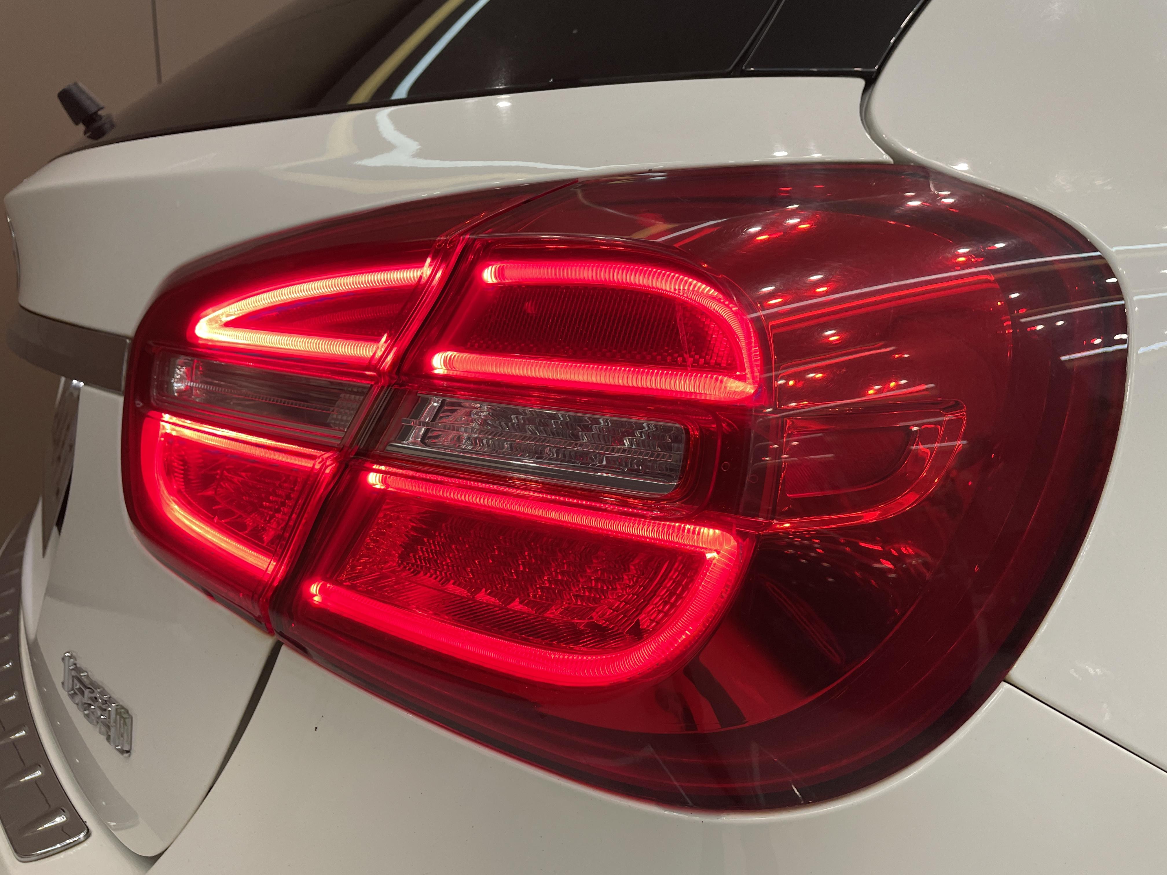 Mercedes-Benz GLA 2016 thumb 7