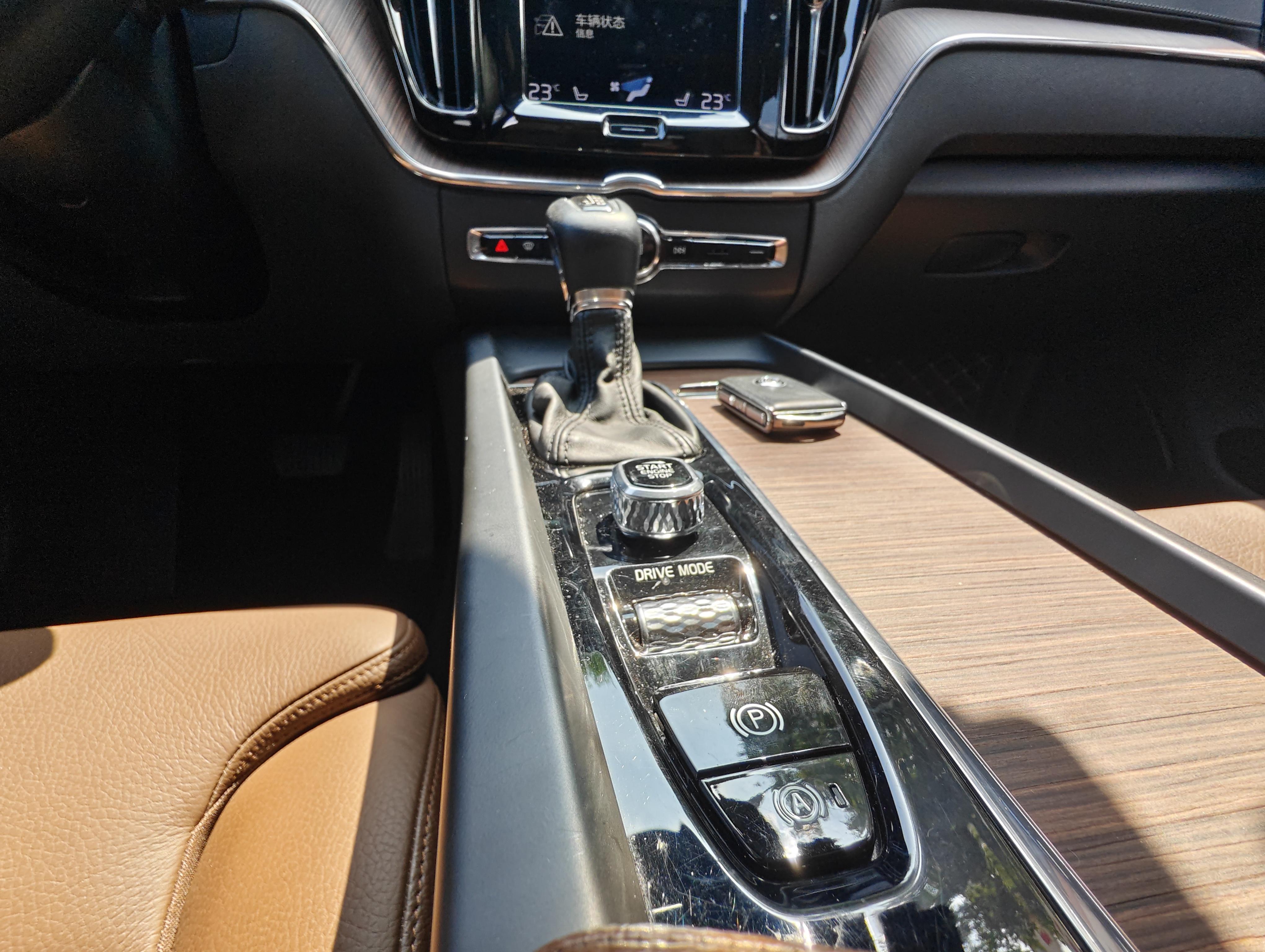 Volvo XC60 2021 thumb 4