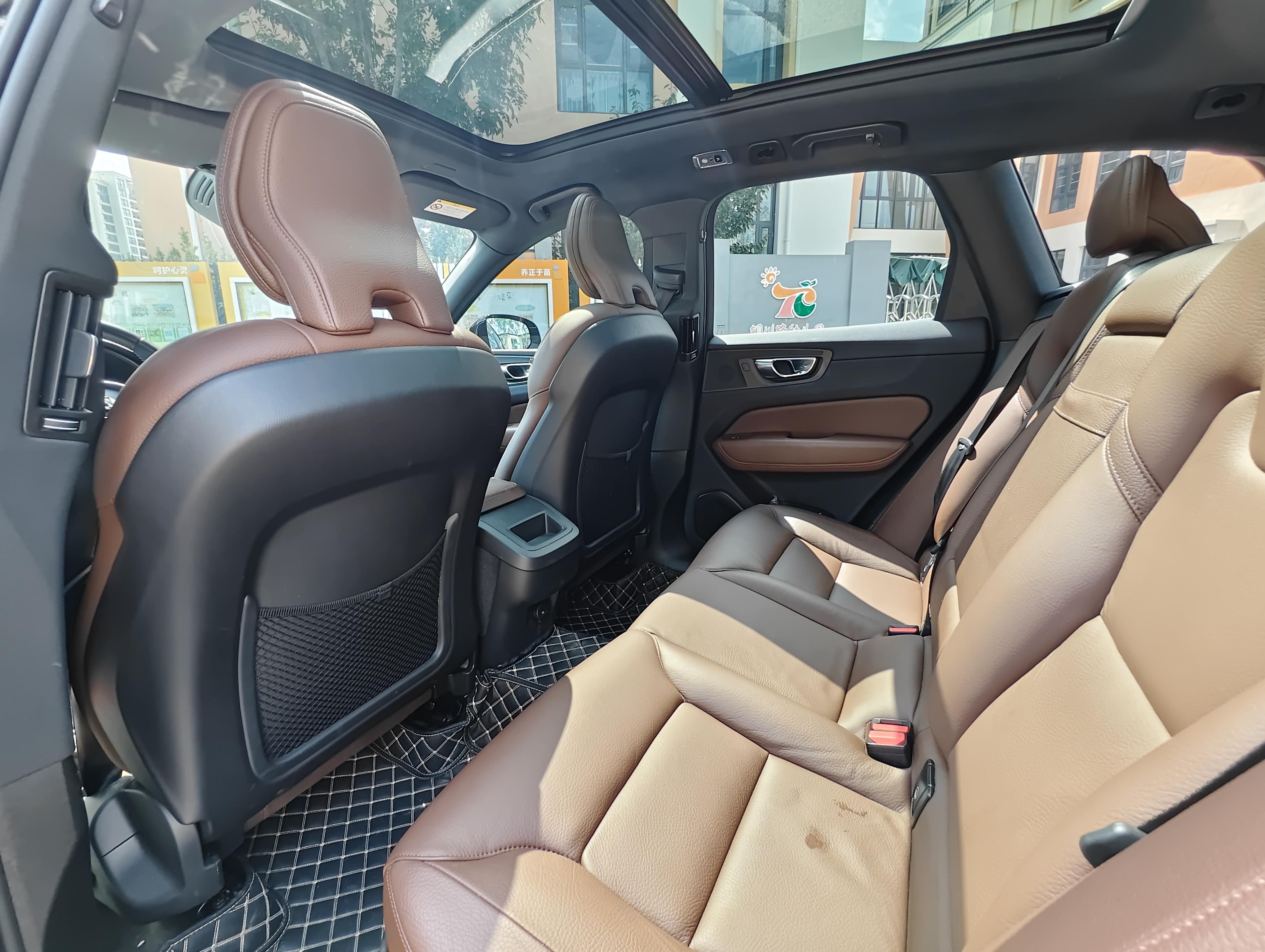 Volvo XC60 2021 thumb 6